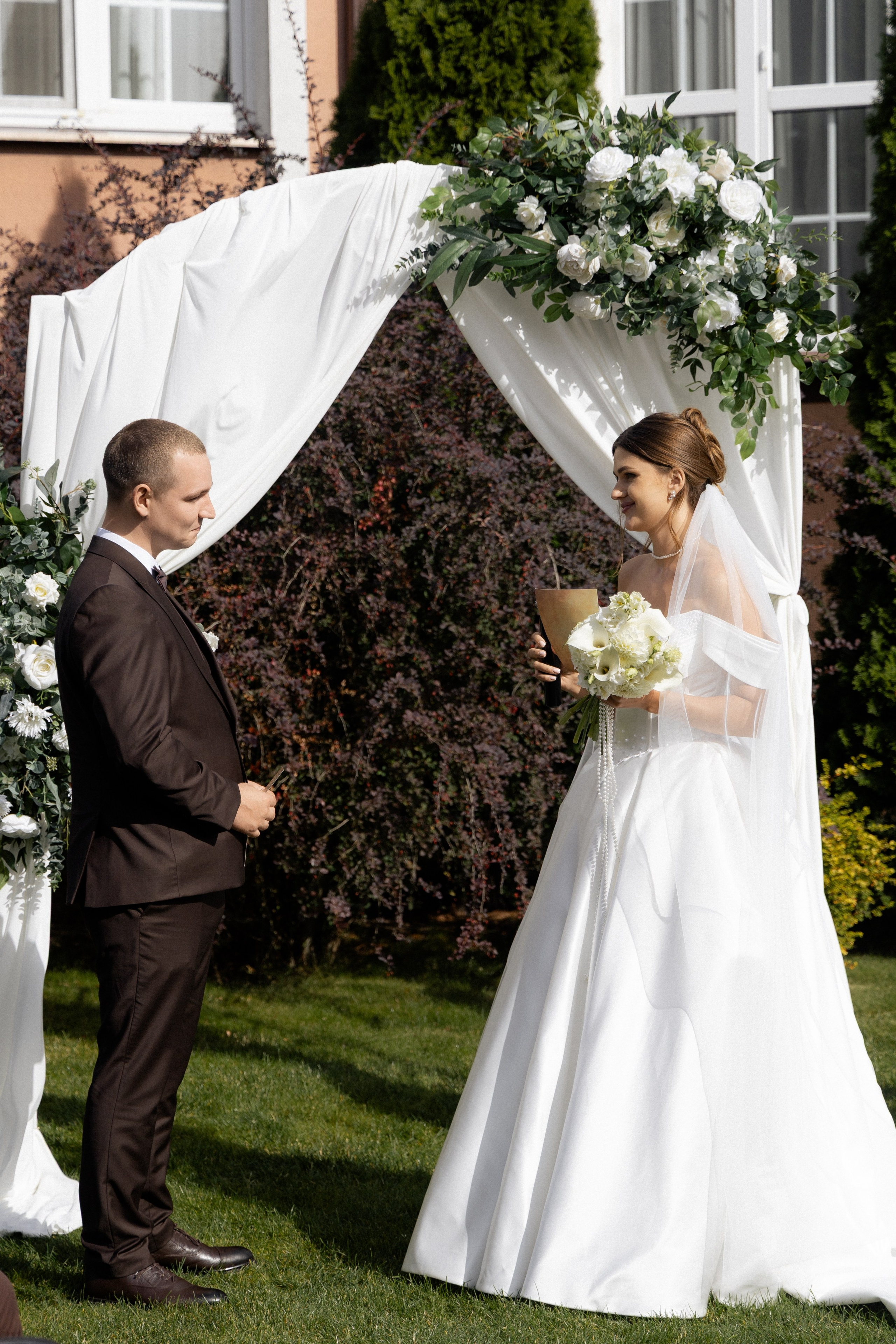 Свадебная фотосессия Анастасии и Игоря в Усадьбе Легенда. Свадебный фотограф в Минске/Беларуси Сергей Спиридонов