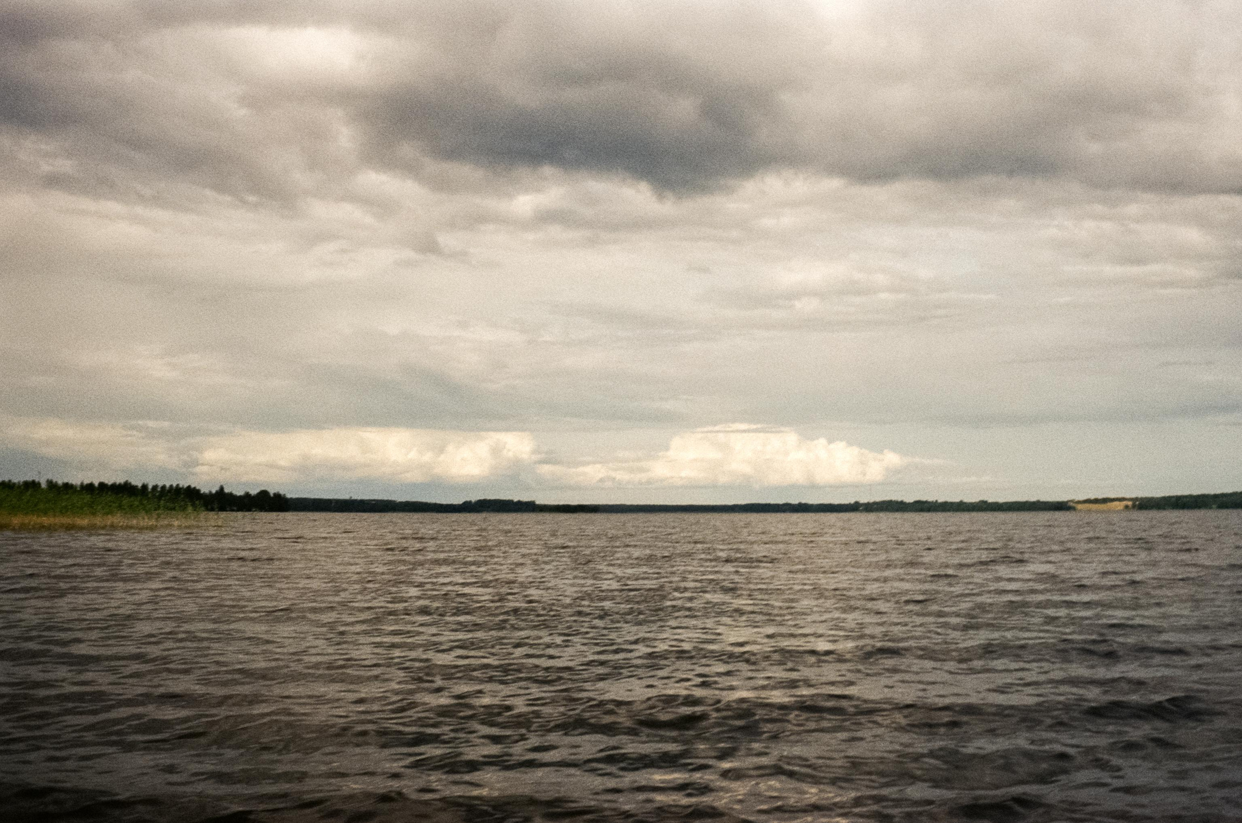 Прогулки на озере в Карелии на SUP