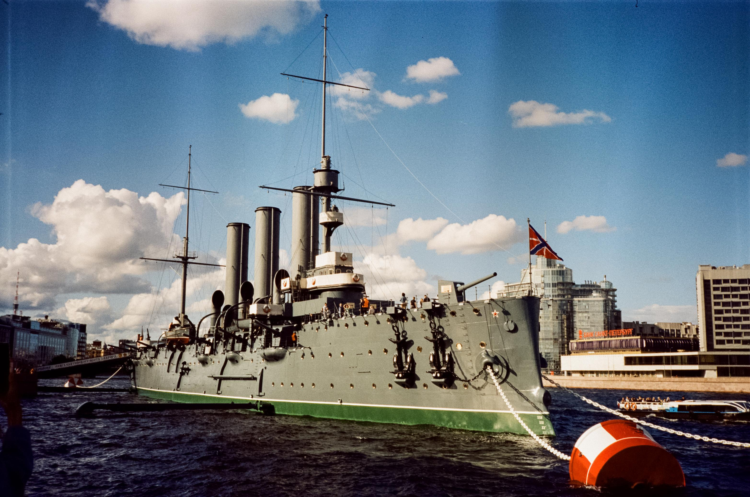 Контрастные цвета Питера на Kodak Vision 3 250D