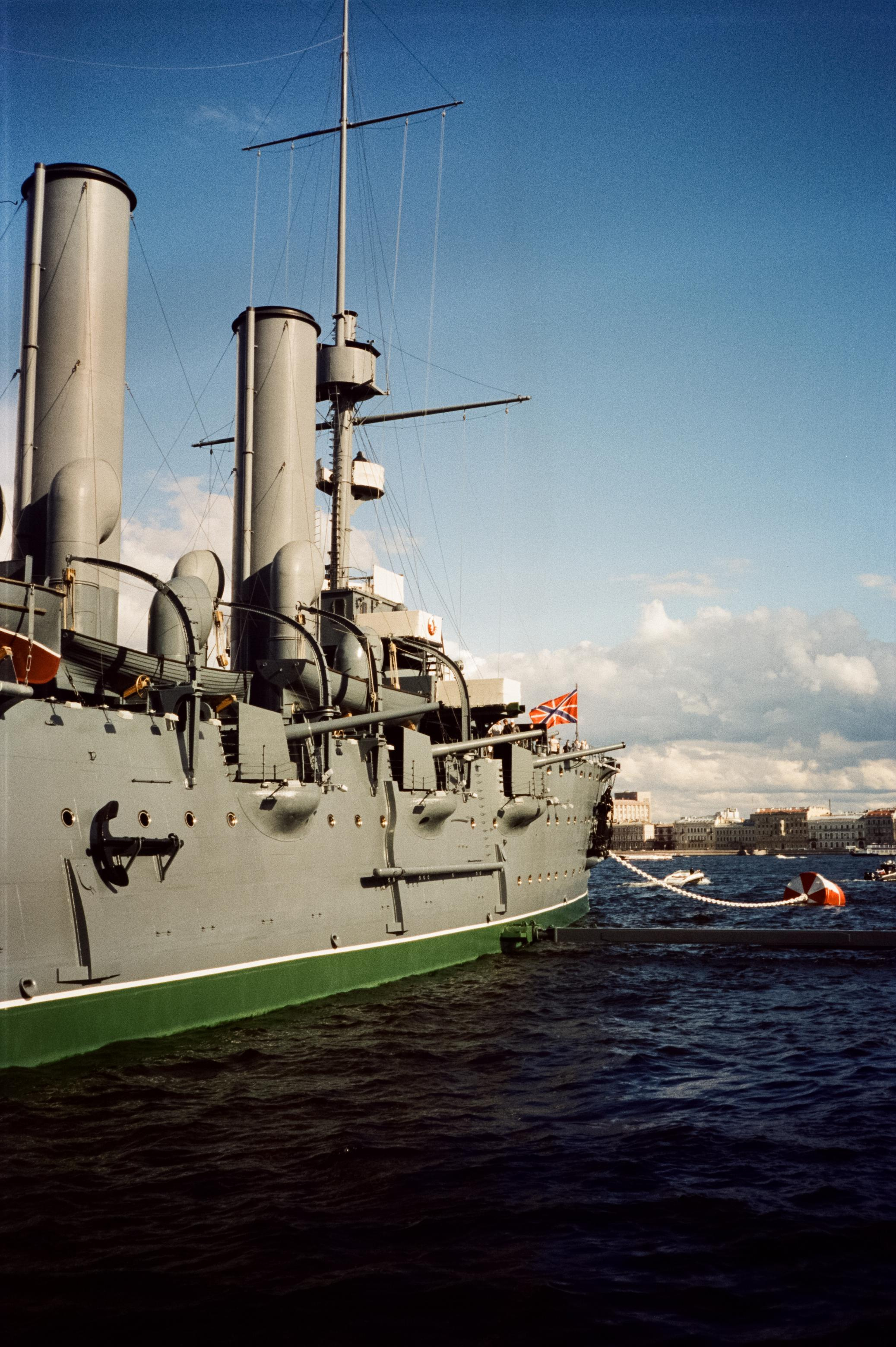 Контрастные цвета Питера на Kodak Vision 3 250D