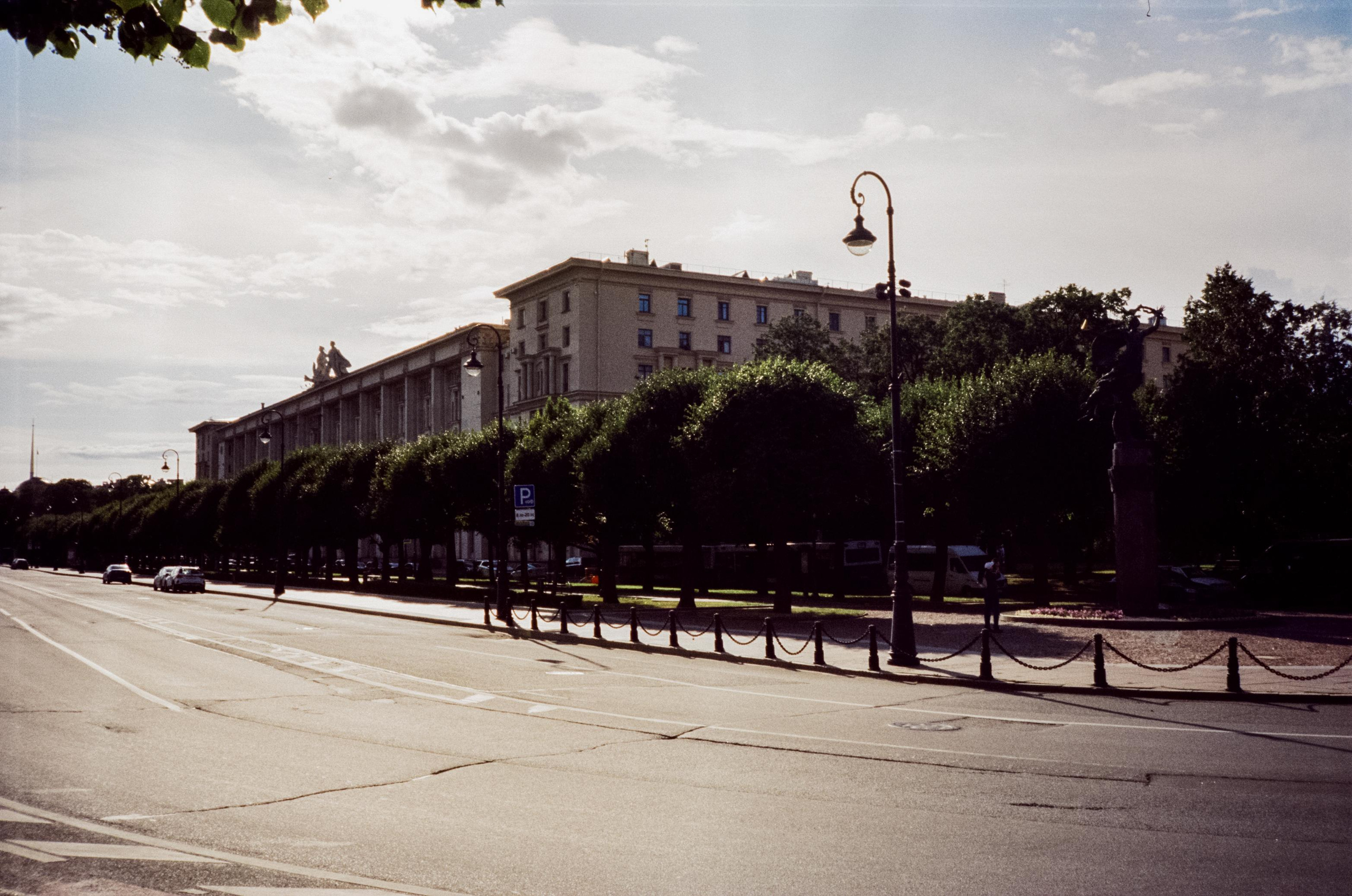 Контрастные цвета Питера на Kodak Vision 3 250D