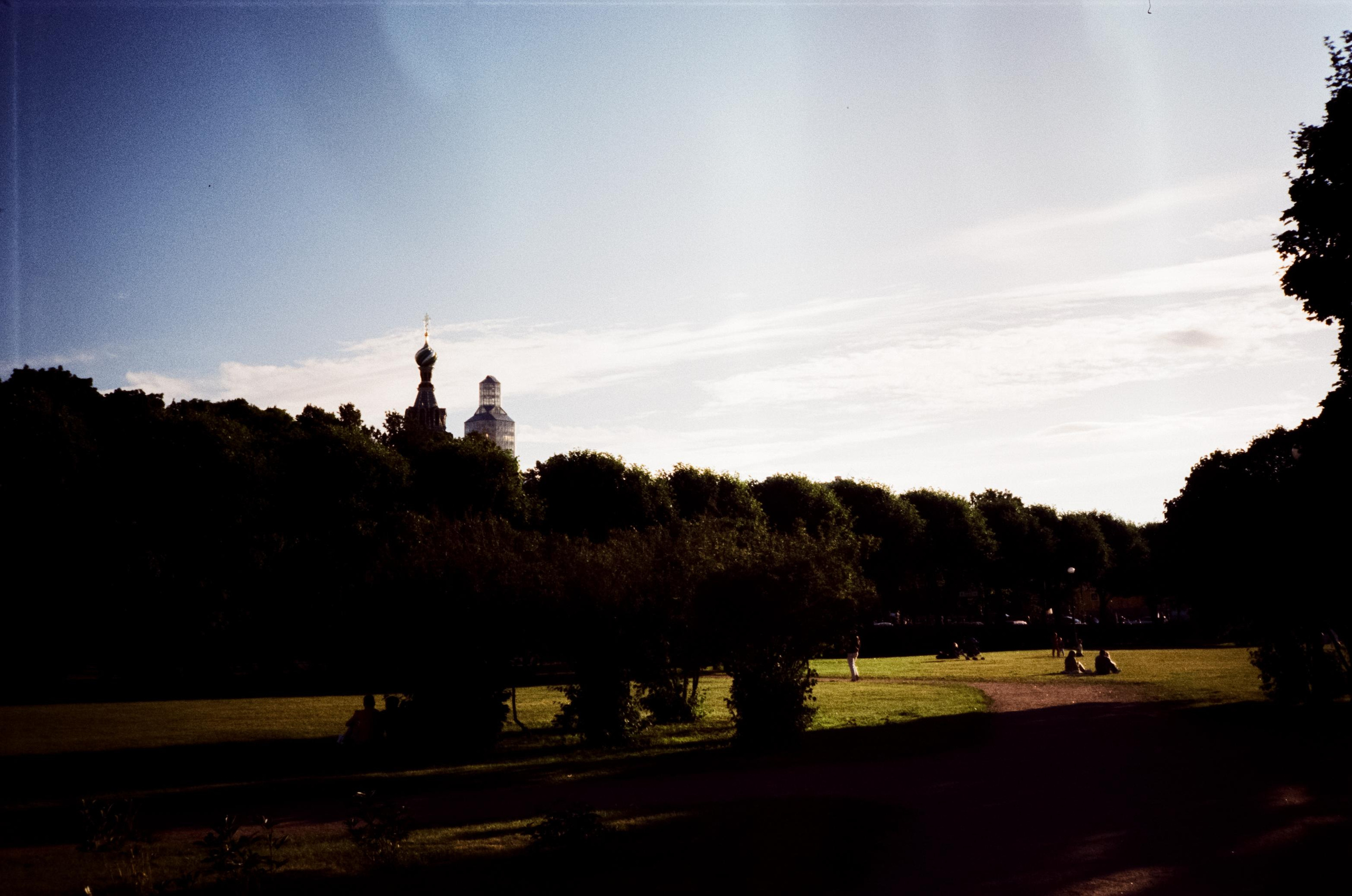 Контрастные цвета Питера на Kodak Vision 3 250D