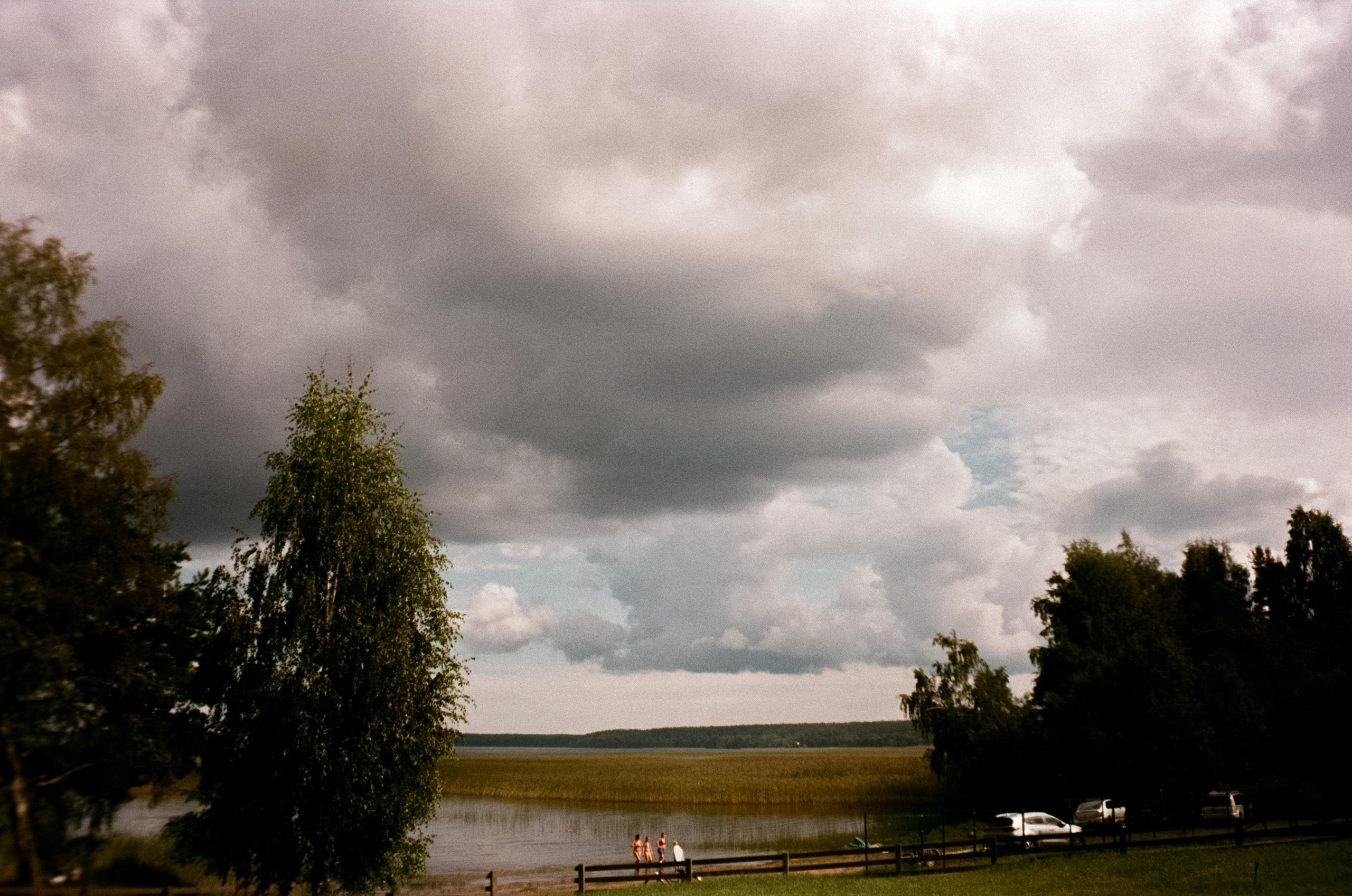 Озеро Отрадное, снятое на просроченную пленку