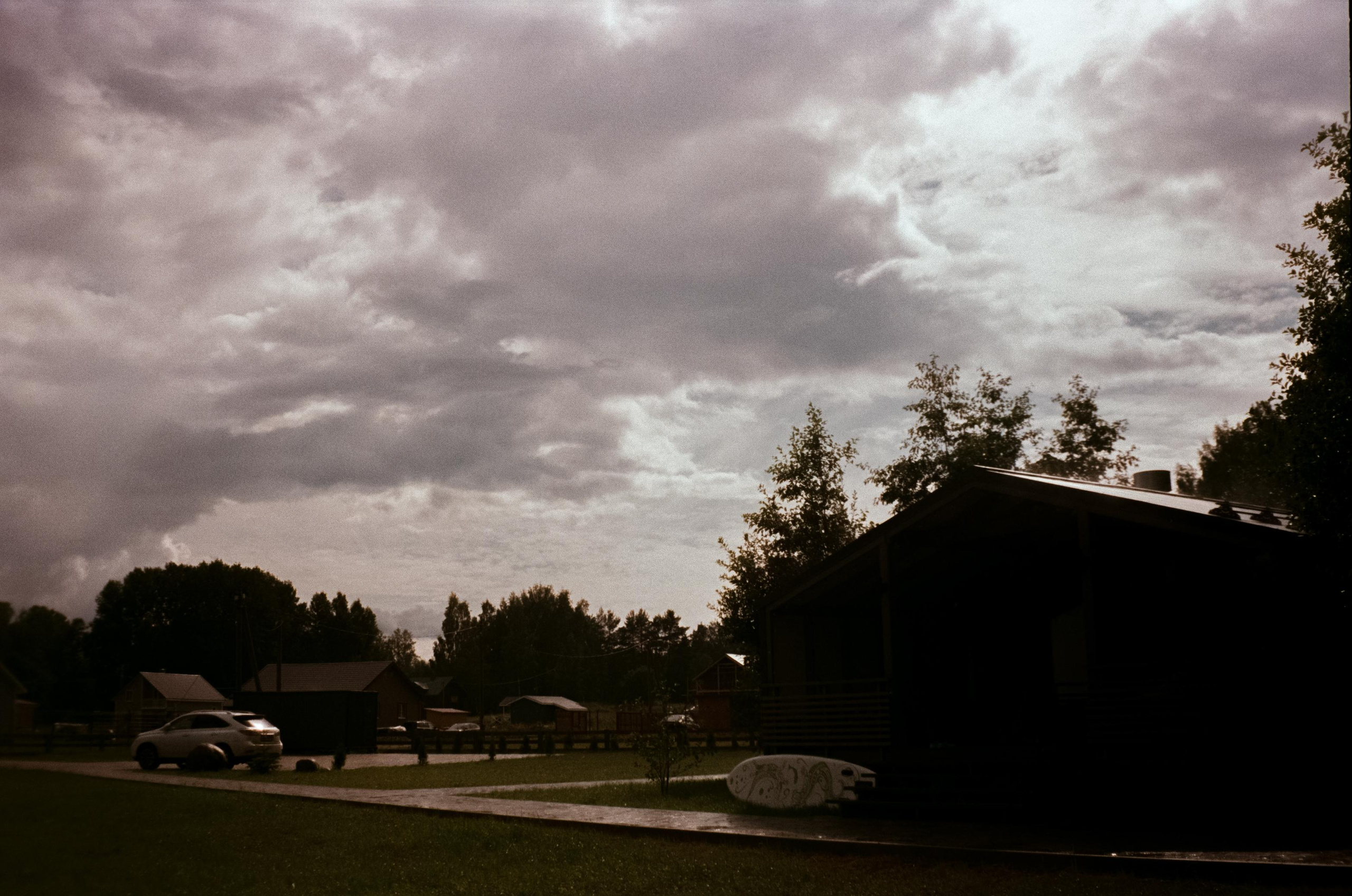 Озеро Отрадное, снятое на просроченную пленку