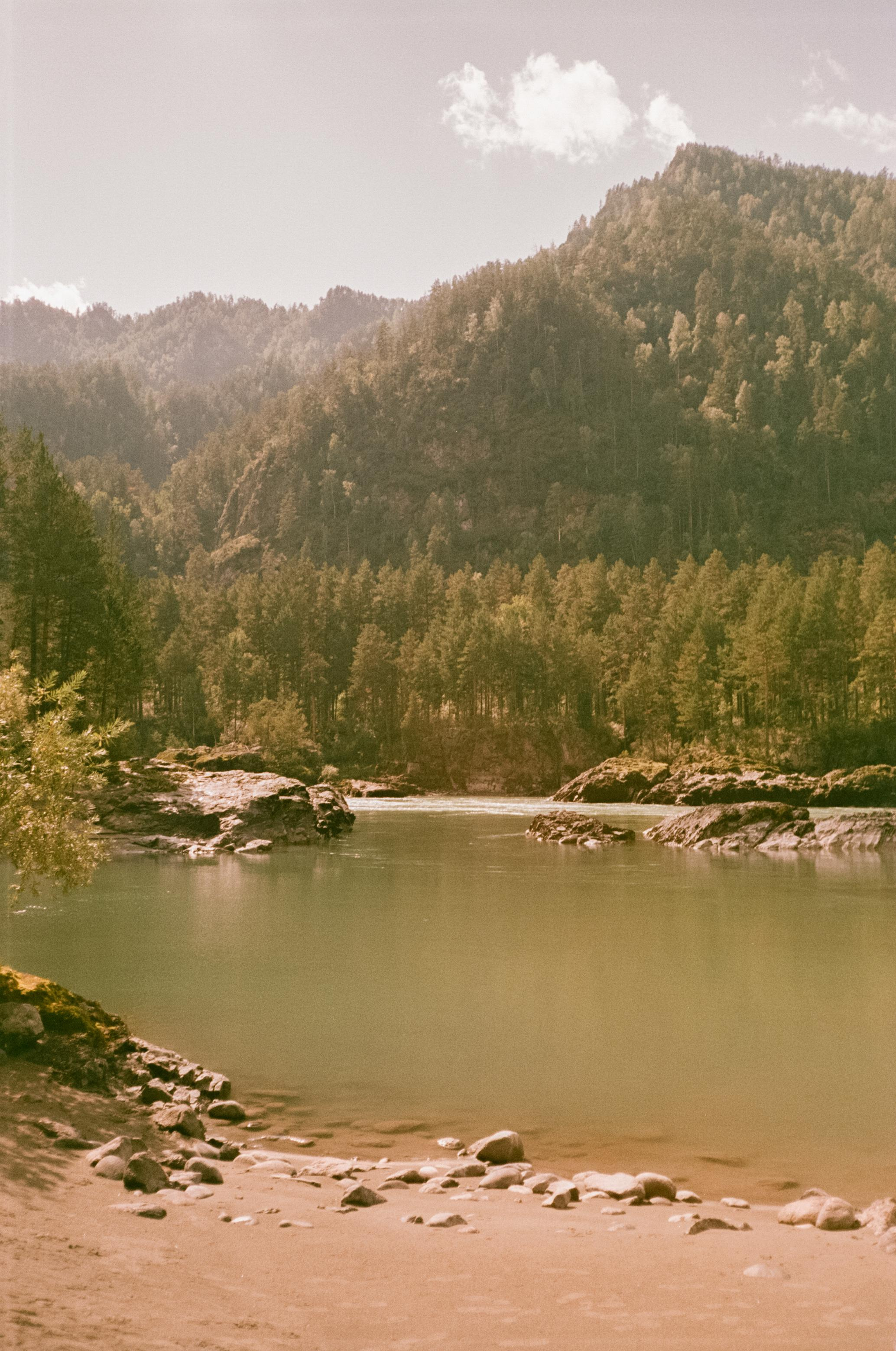 Кедровый Остров, река Катунь, база Бережок