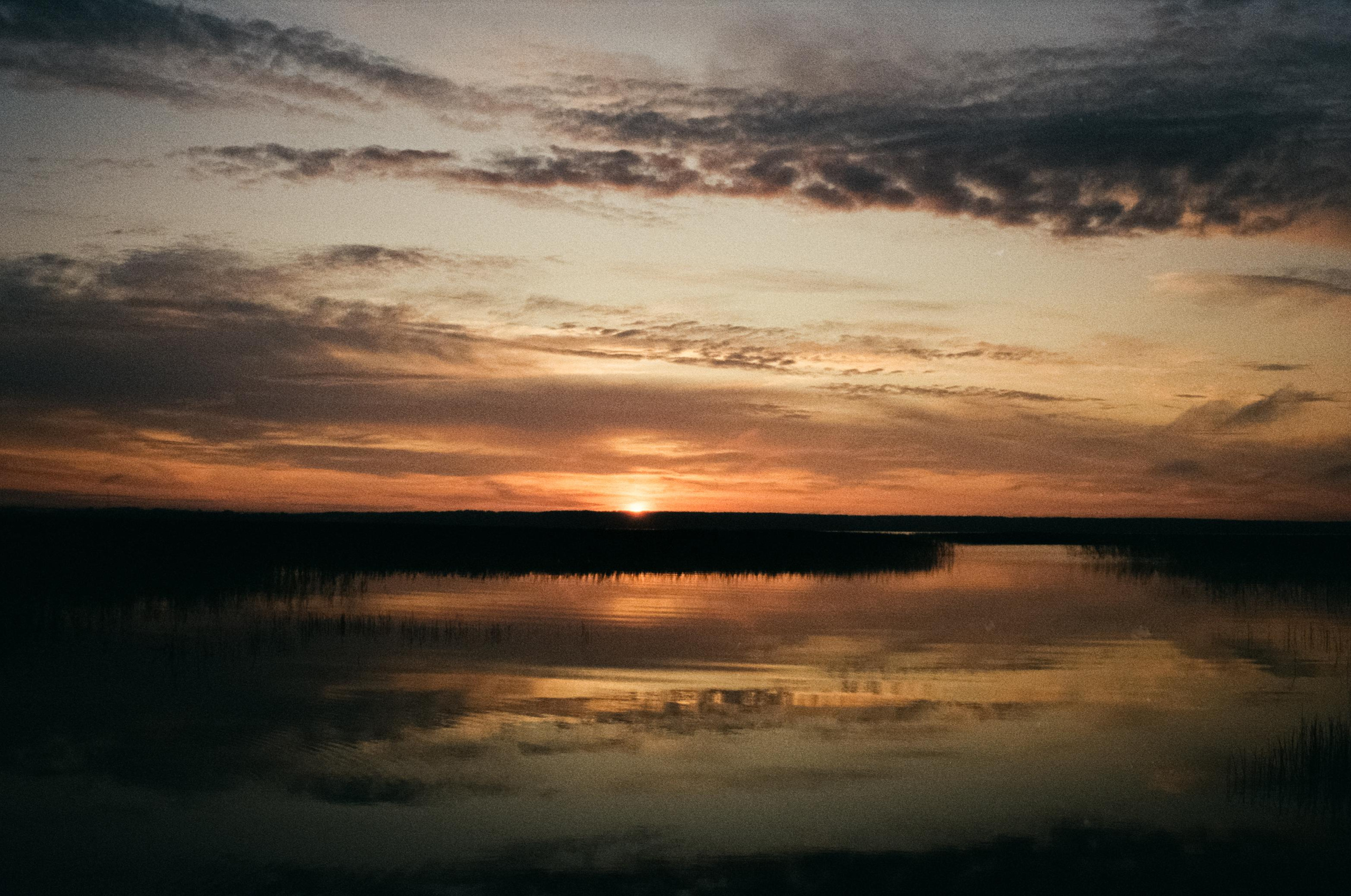 Прогулки на озере в Карелии на SUP