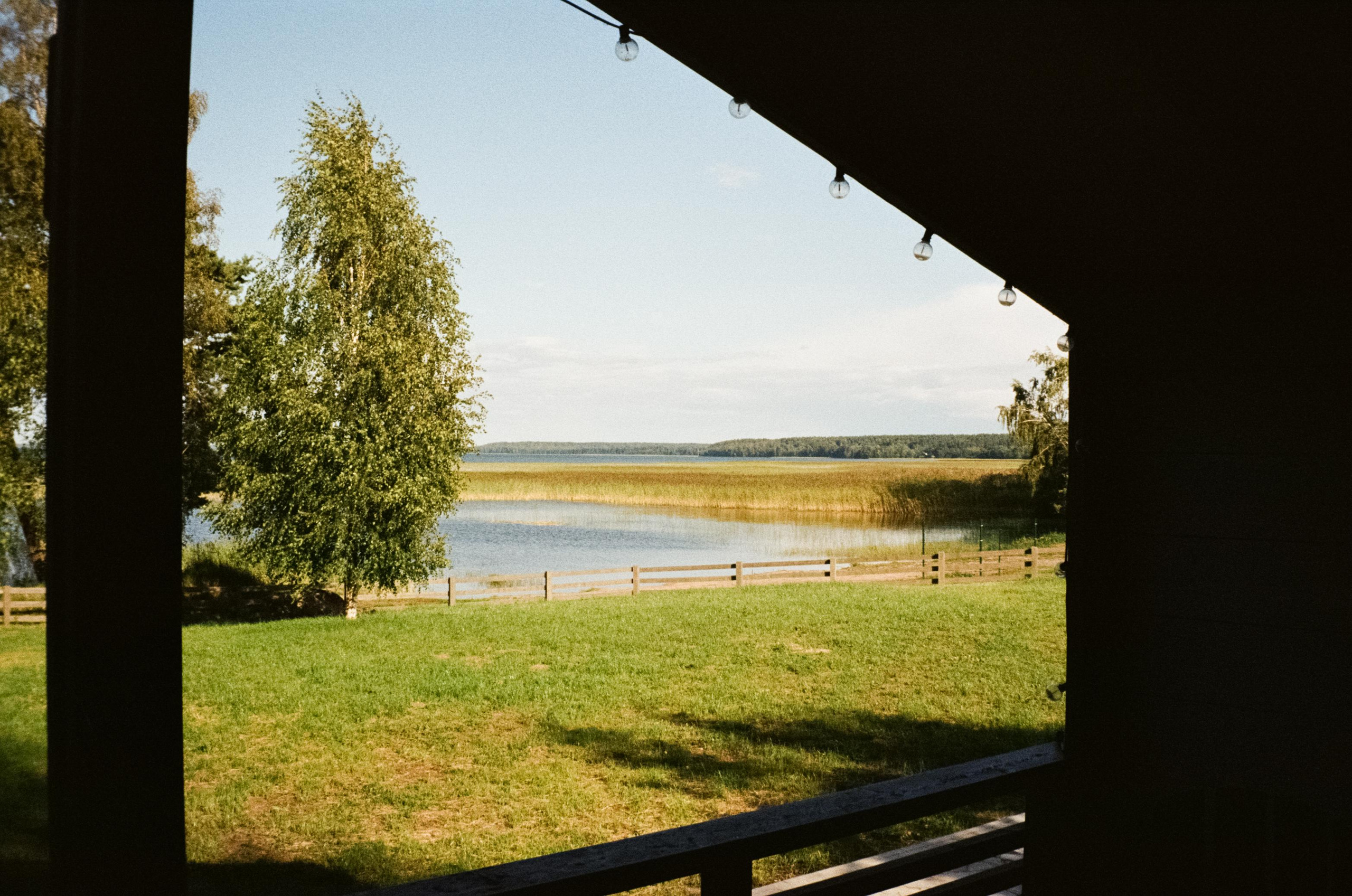 Прогулки на озере в Карелии на SUP