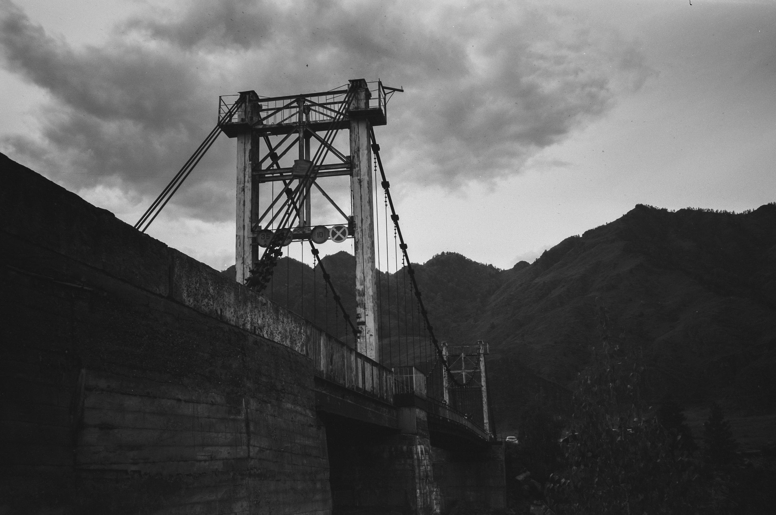 Ороктойский мост на черно-белую пленку