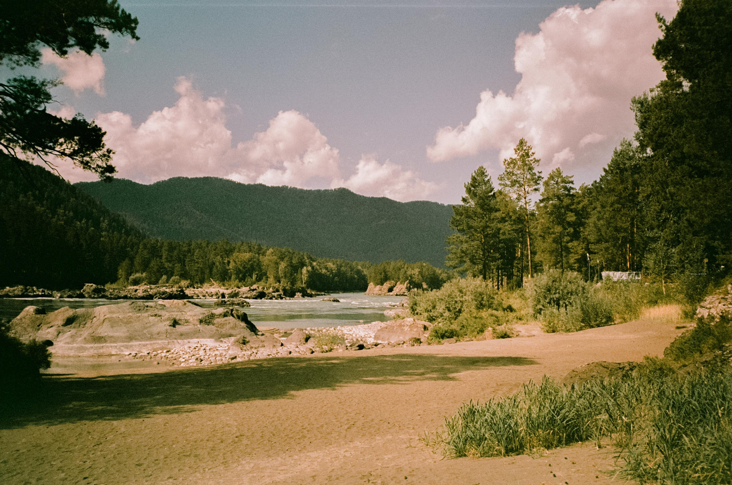 Кедровый Остров, река Катунь, база Бережок