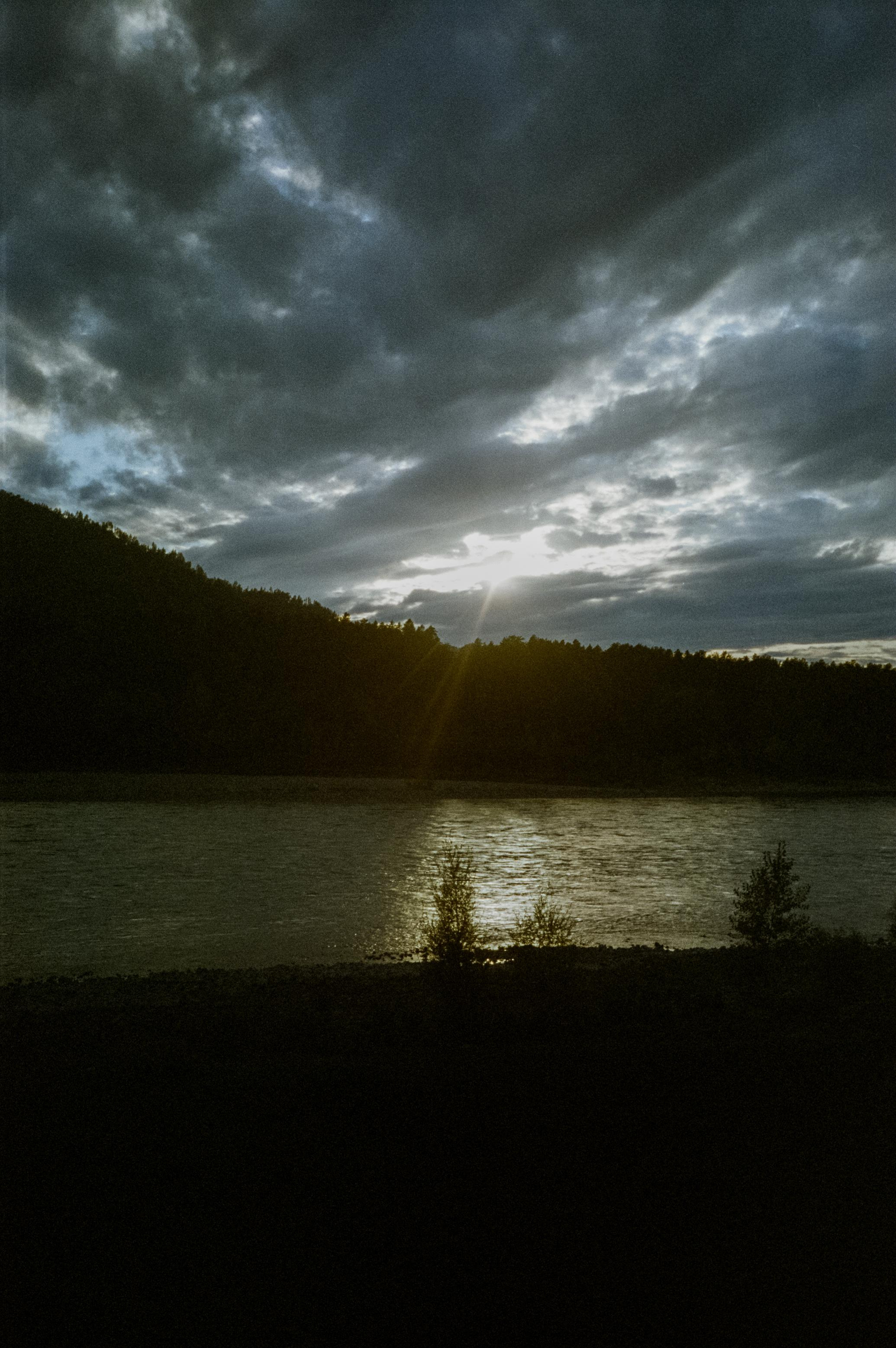 Закаты и восходы на базе Бережок / Fuji Eterna 500T / Revue 35CC