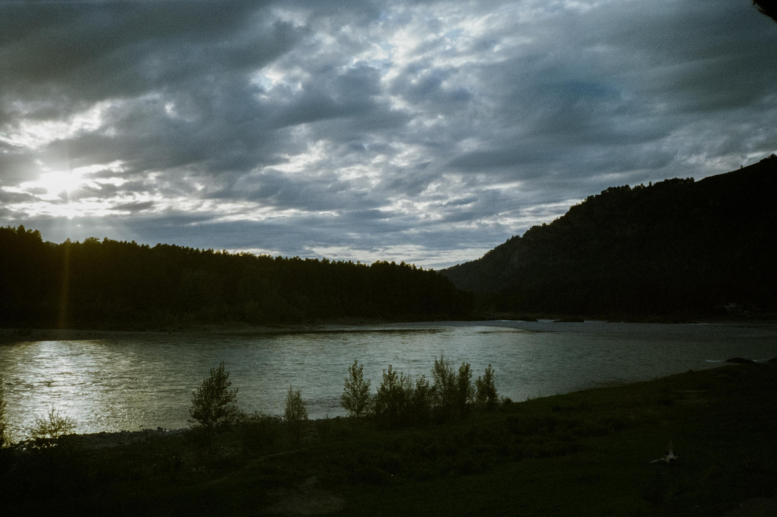 Закаты и восходы на базе Бережок / Fuji Eterna 500T / Revue 35CC