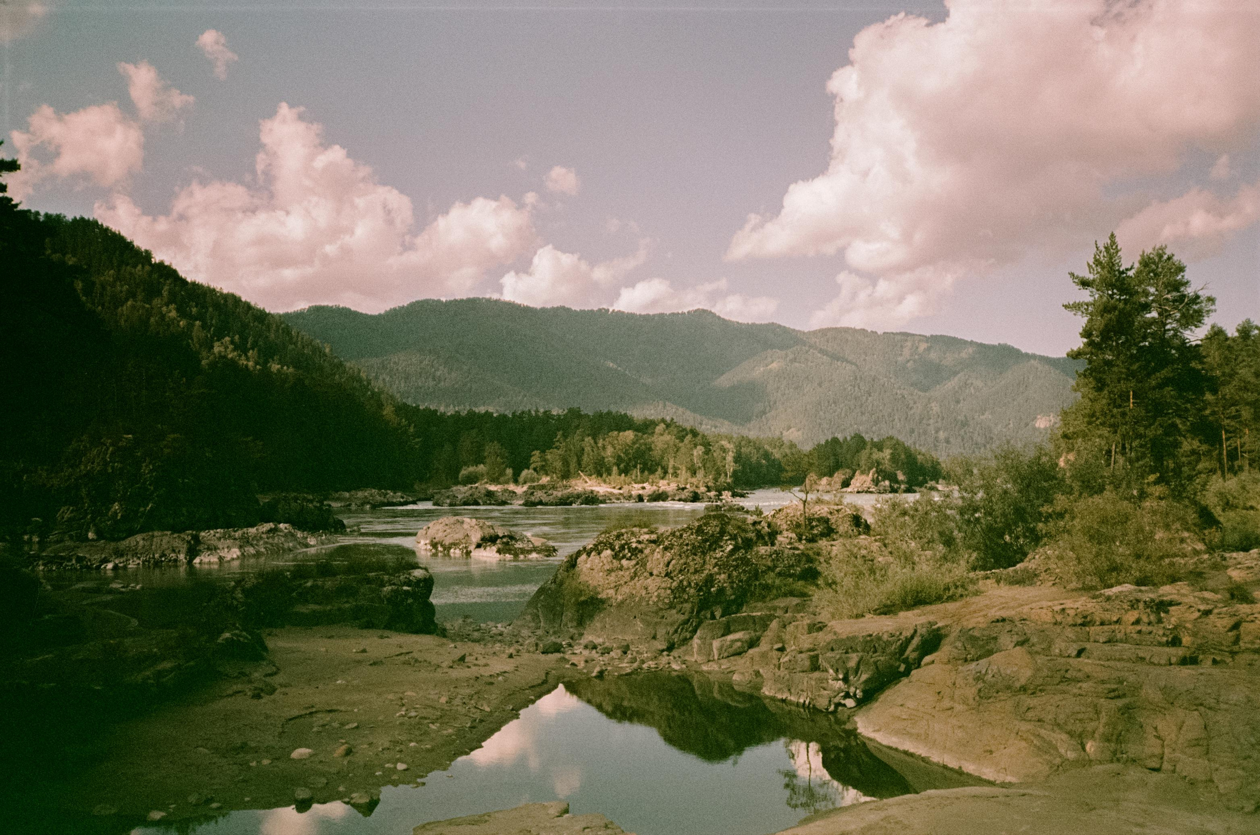 Кедровый Остров, река Катунь, база Бережок