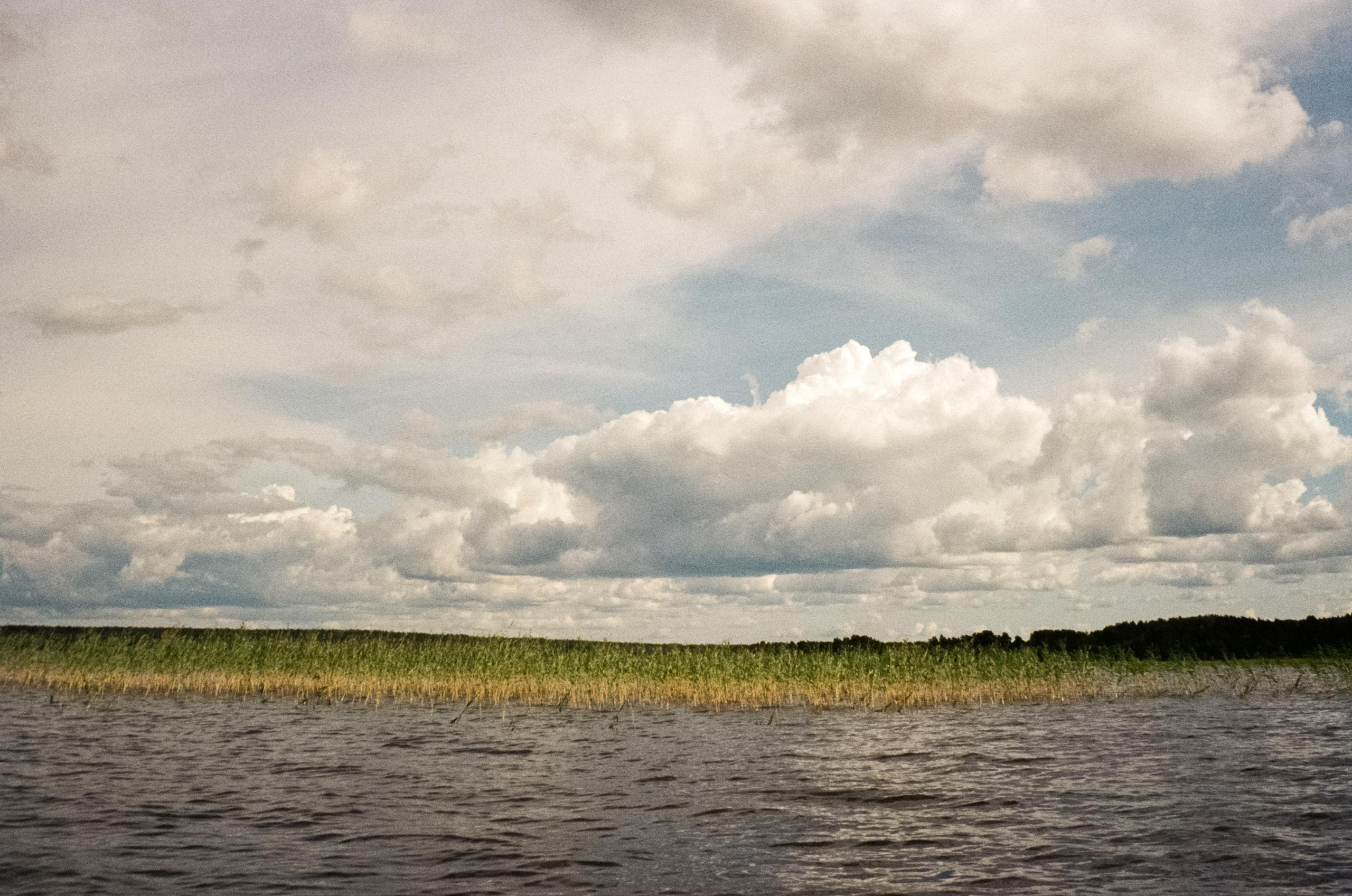 Прогулки на озере в Карелии на SUP