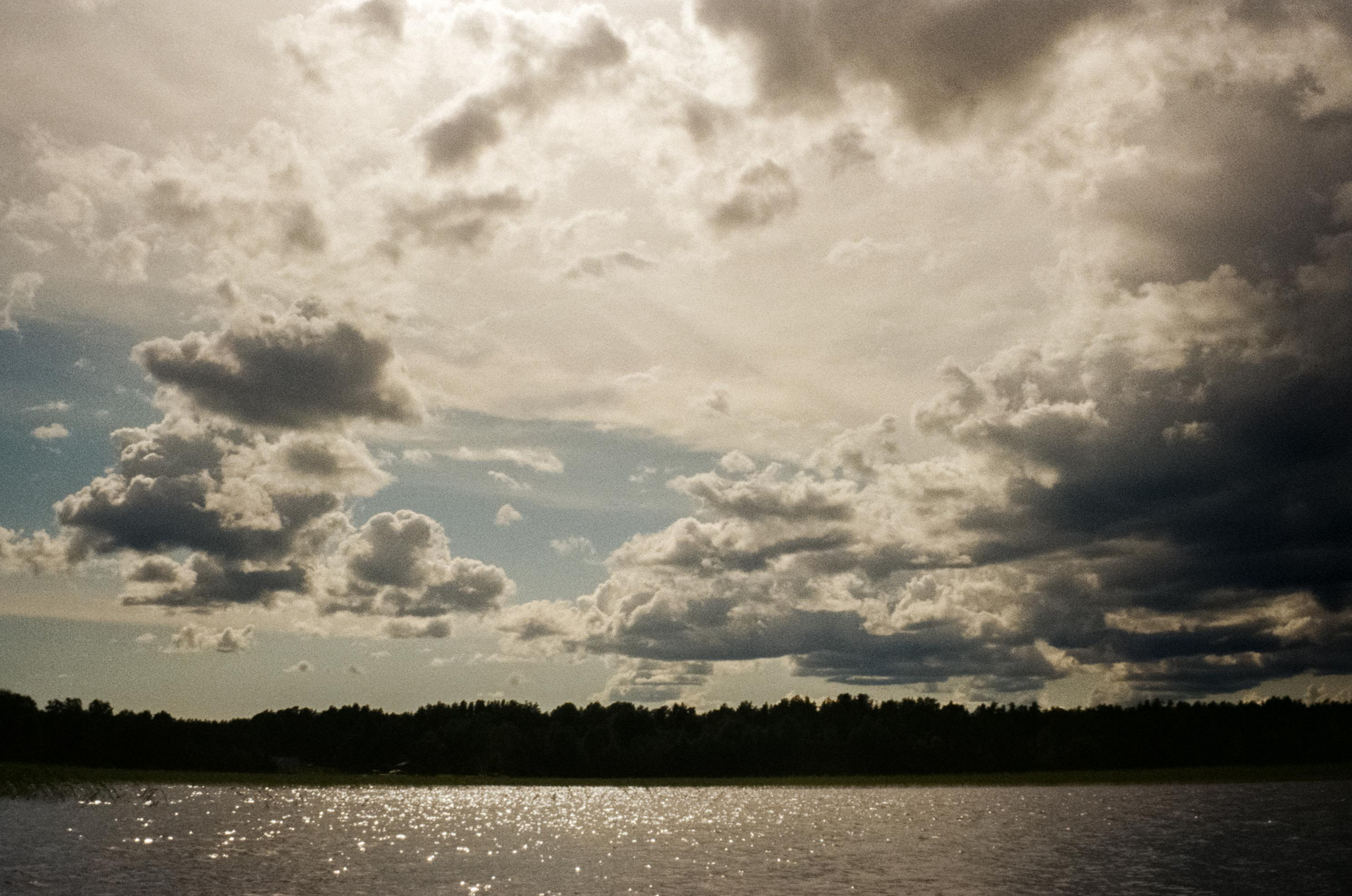 Прогулки на озере в Карелии на SUP