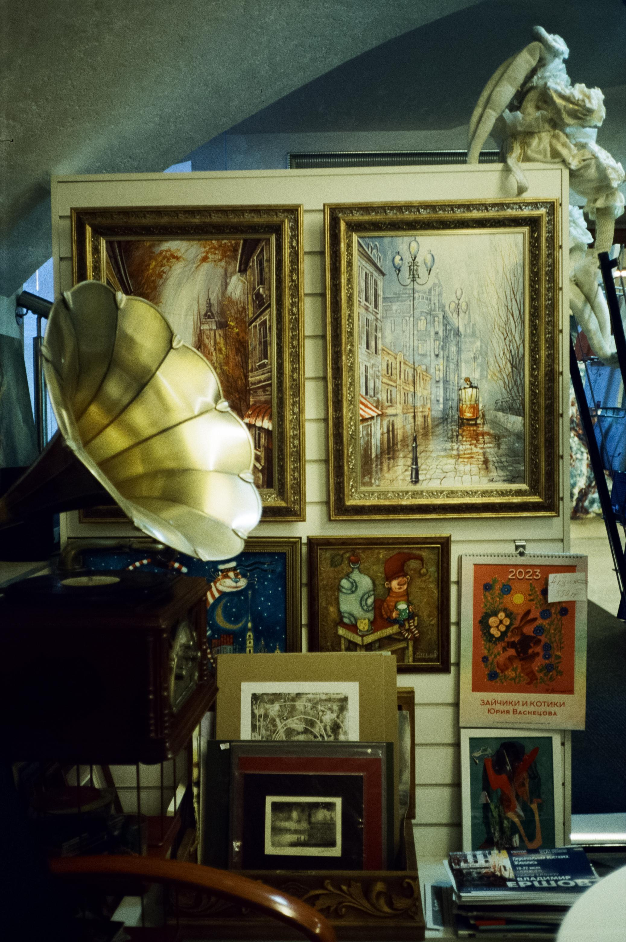 Контрастные цвета Питера на Kodak Vision 3 250D