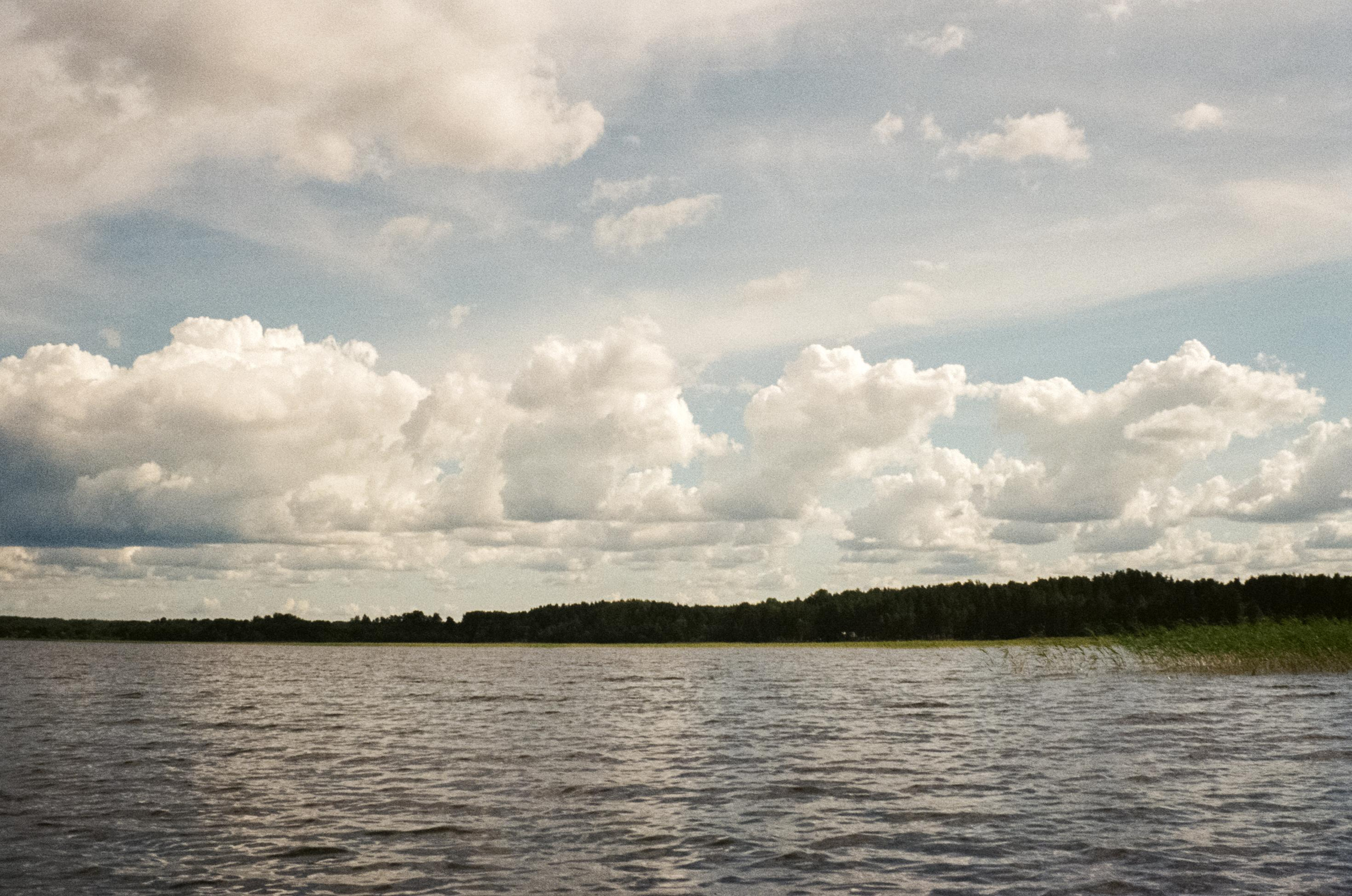 Прогулки на озере в Карелии на SUP