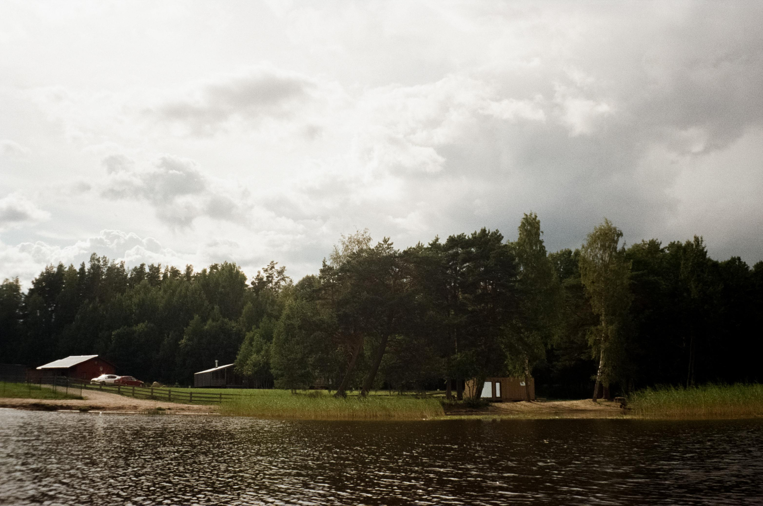 Прогулки на озере в Карелии на SUP