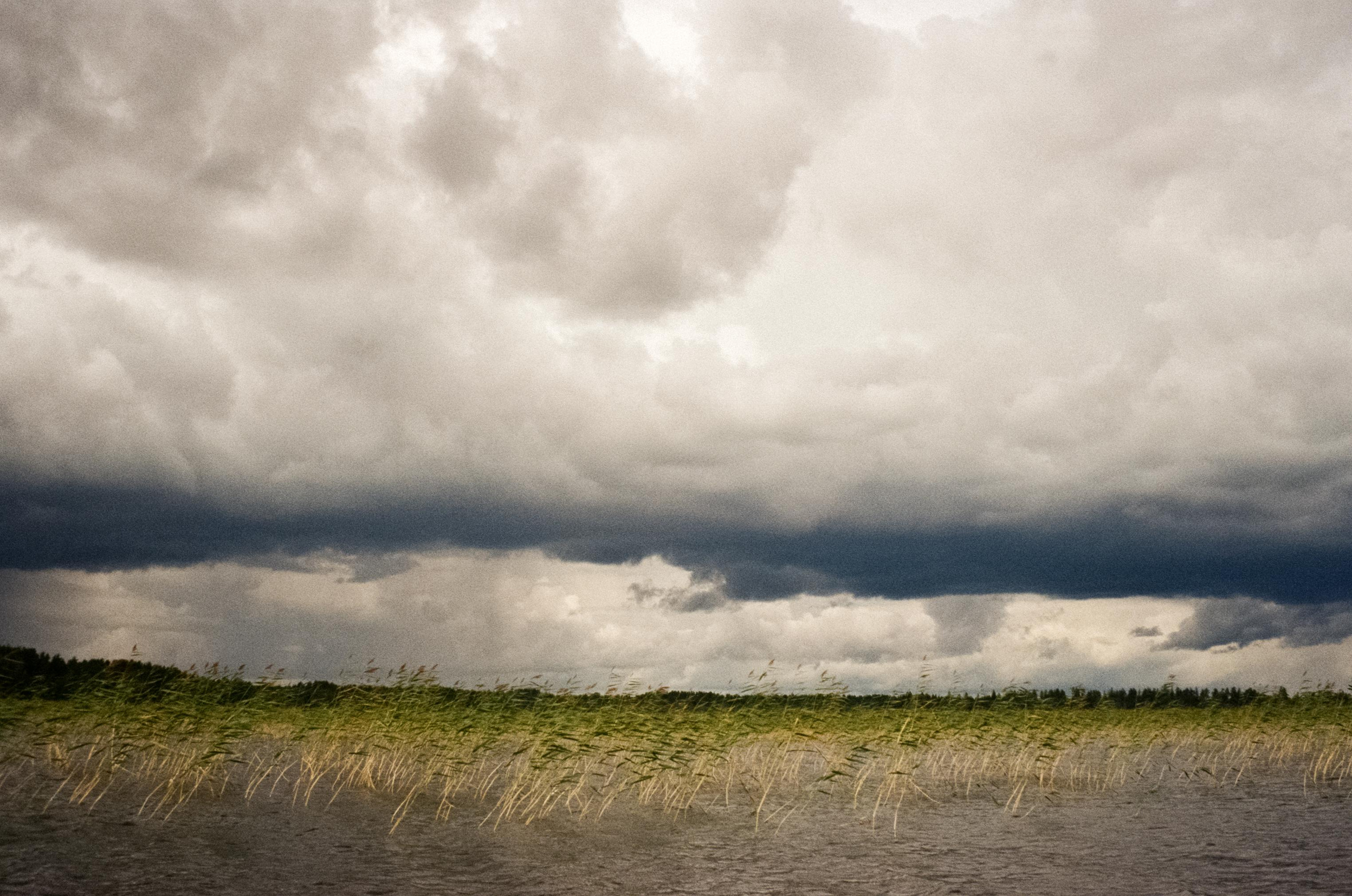 Прогулки на озере в Карелии на SUP