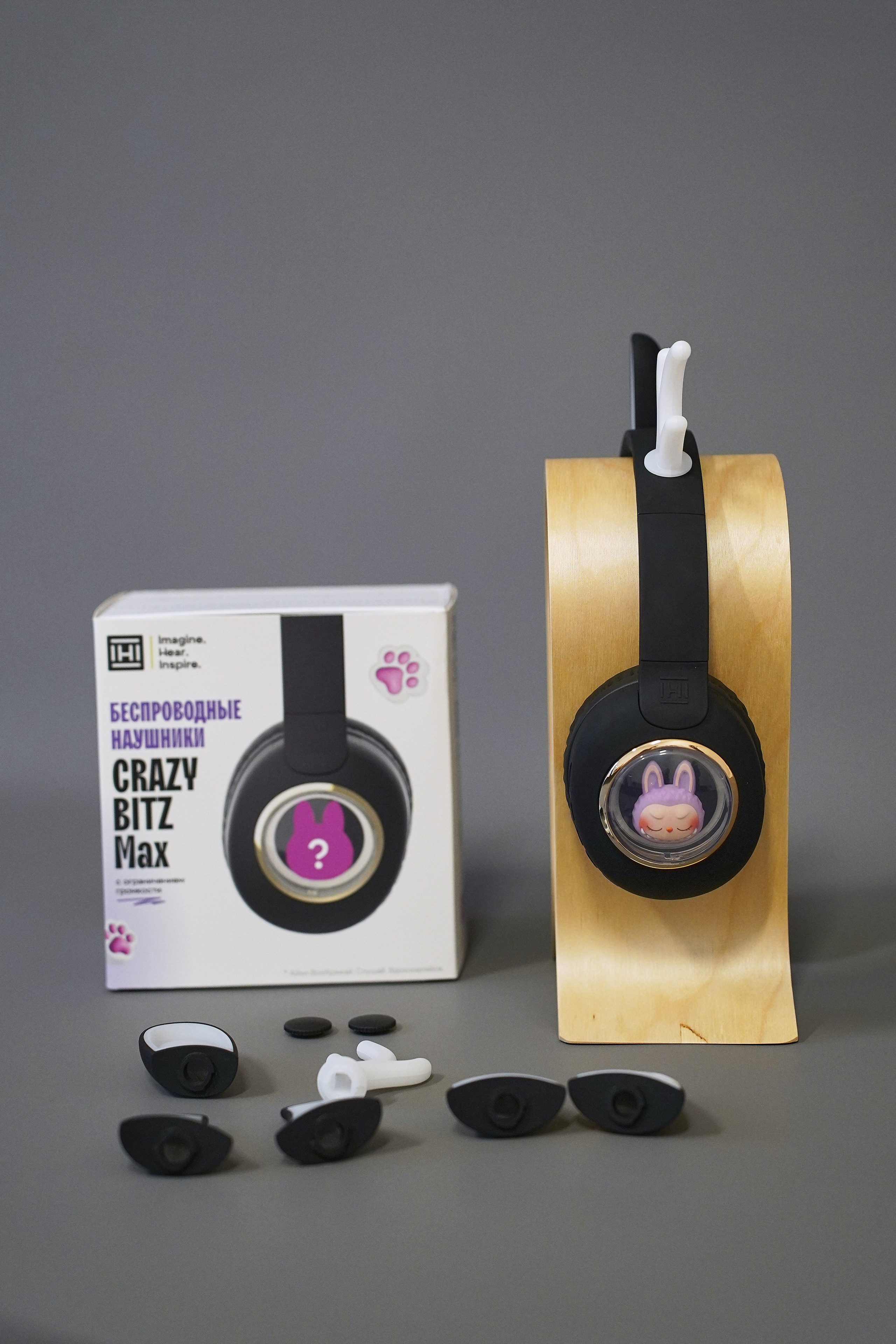 Наушники в интерьере. Фотограф