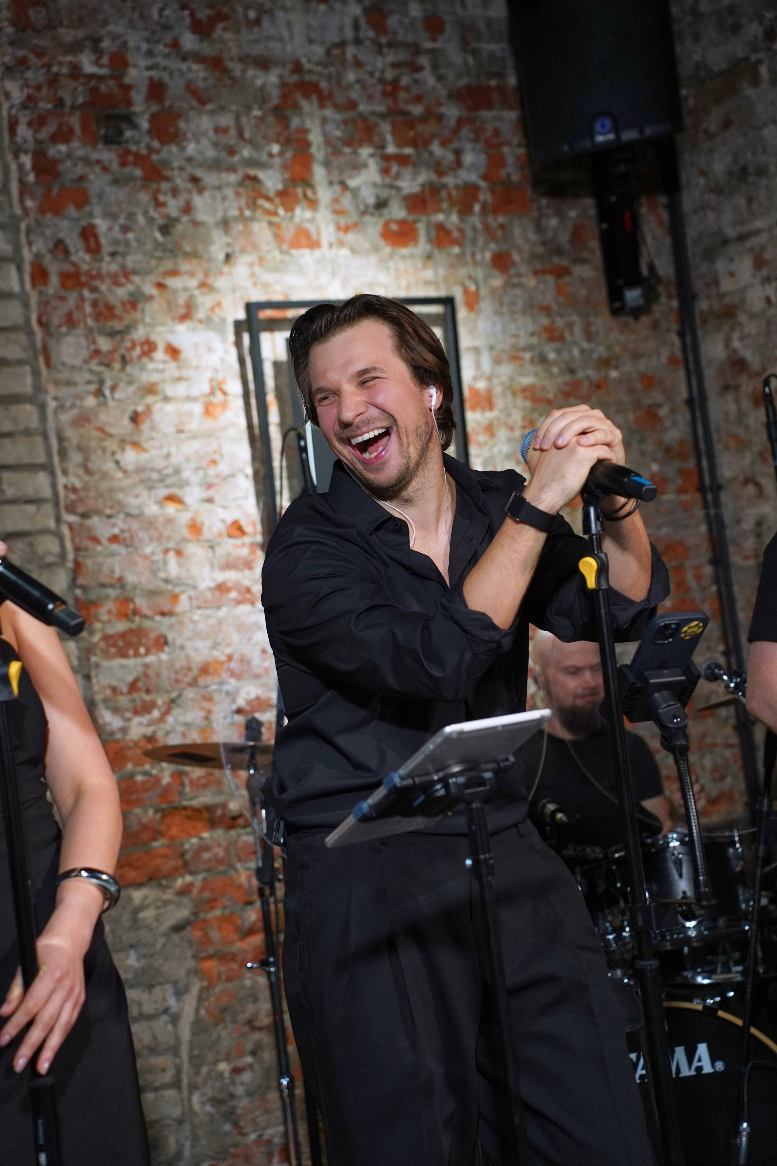 Концерт кавер группы. Фотограф