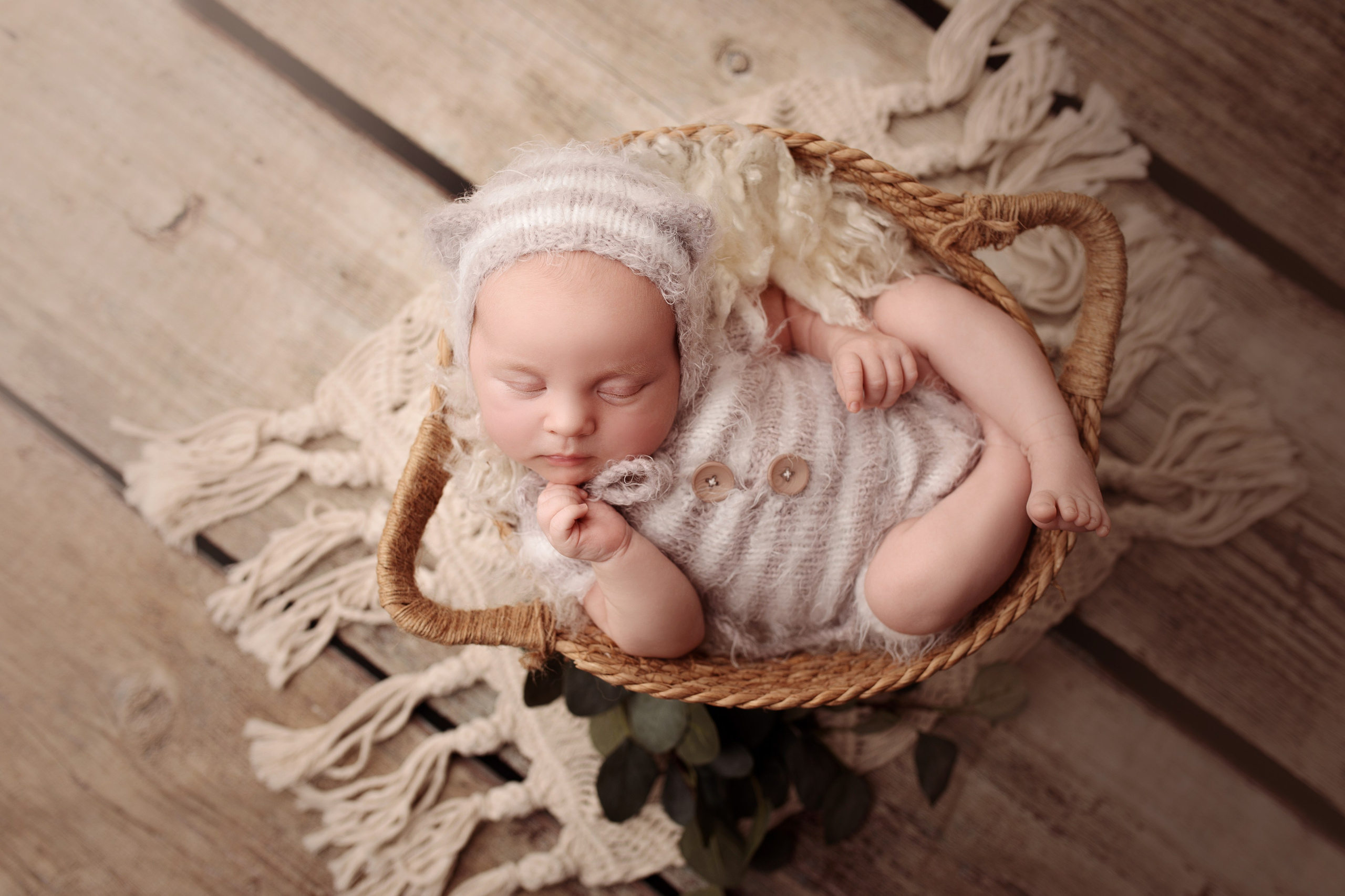 Новорожденные. Детский фотограф новорожденных Москва. годики под ключ. своя студия