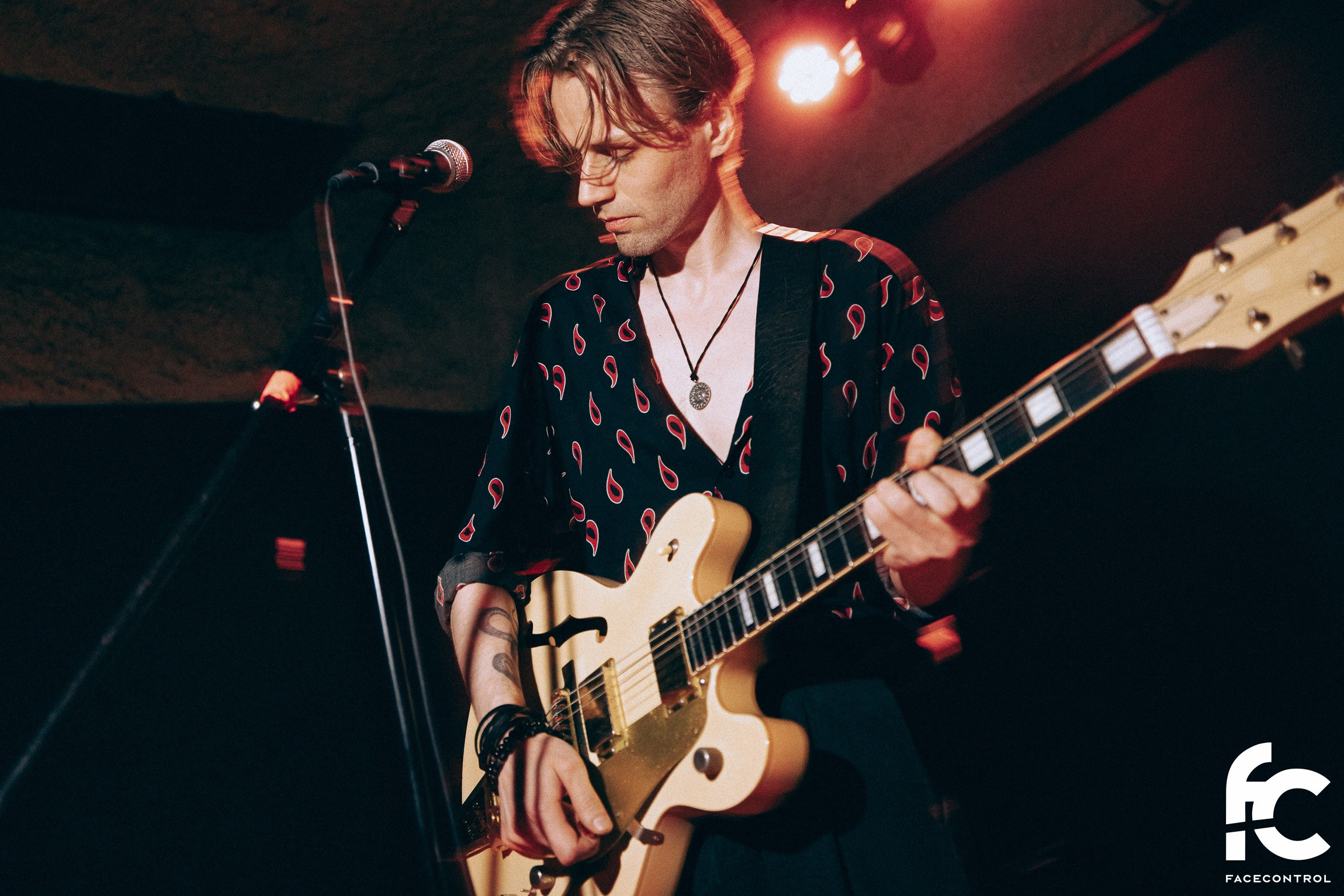 Sextape of Lovers & Granma. Face Control: Crónica social, anuncios de eventos y reportajes fotográficos