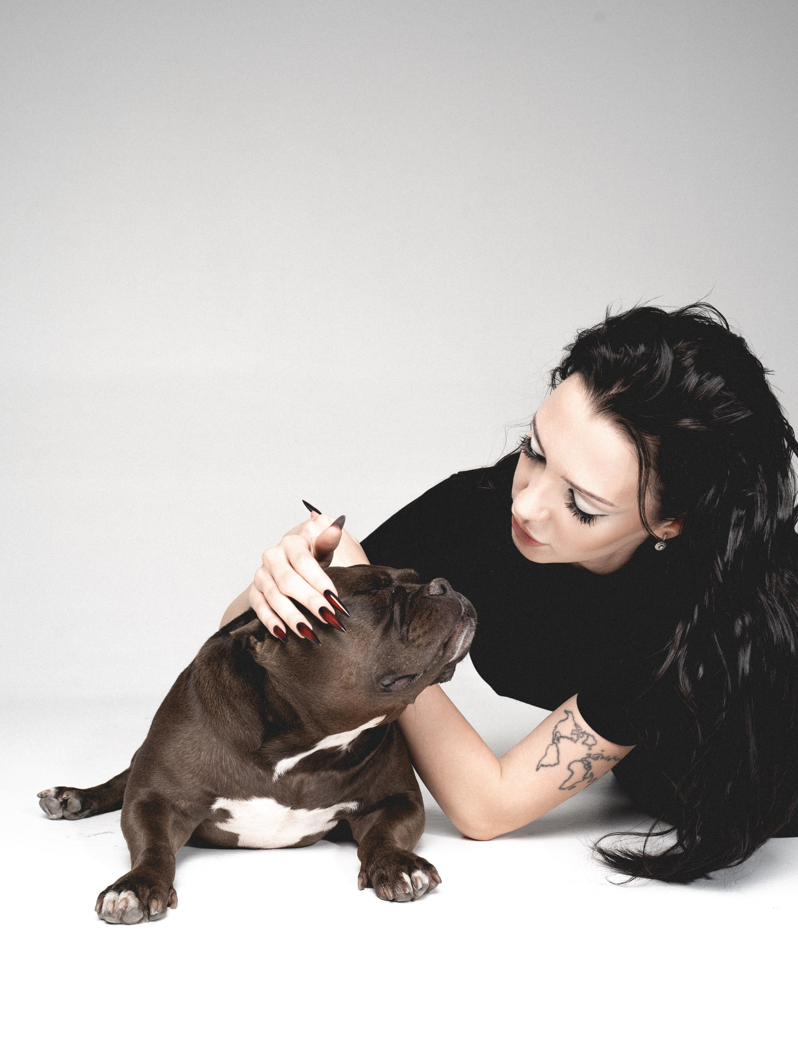 С собакой в студии. Иван Упоров — фотограф, рилсмейкер чебоксары