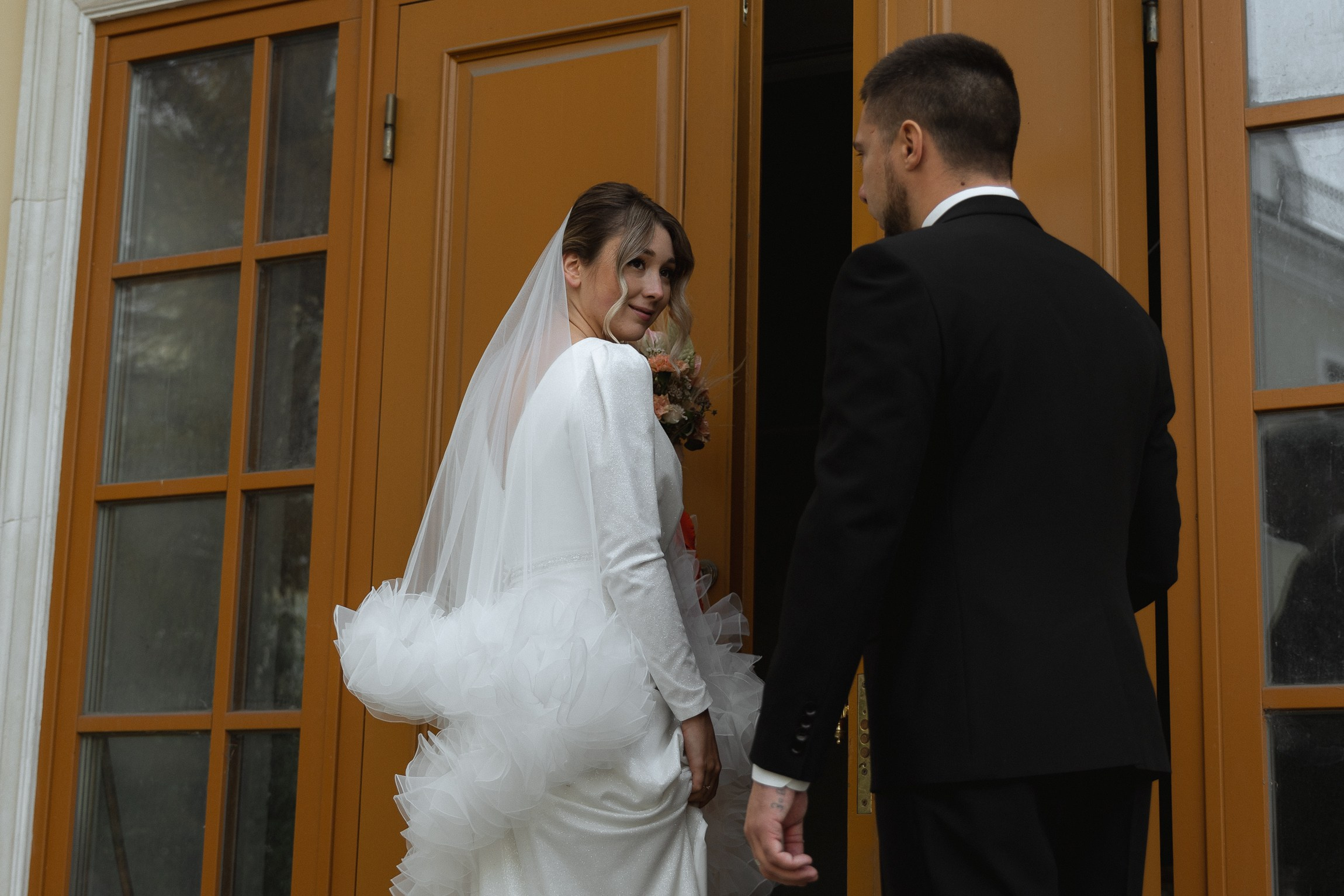 Two people swiped right. Свадебный фотограф Ярославль, Рыбинск