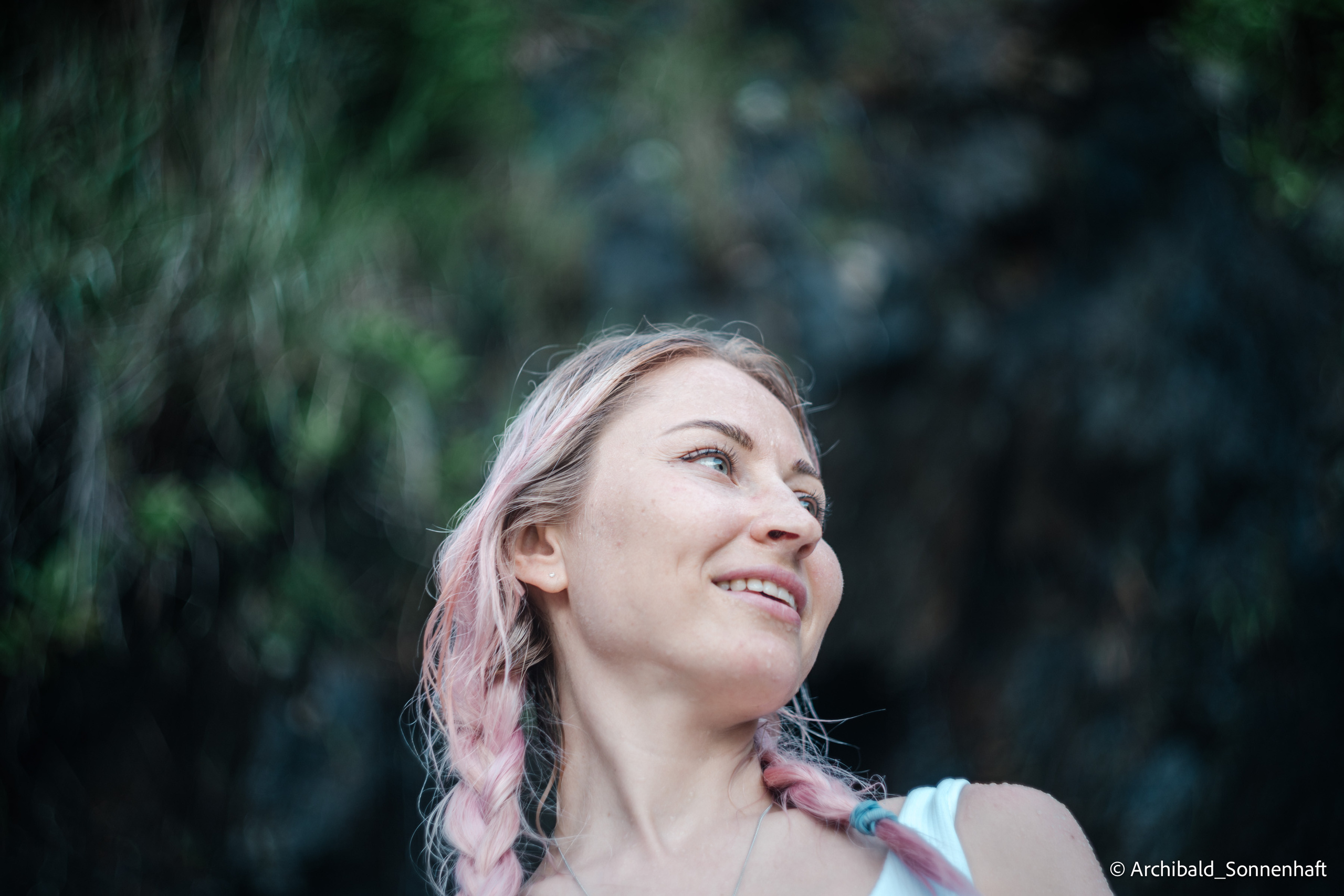 Dongchong. Photographer in Guangzhou, China. Archibald Sonnenhaft