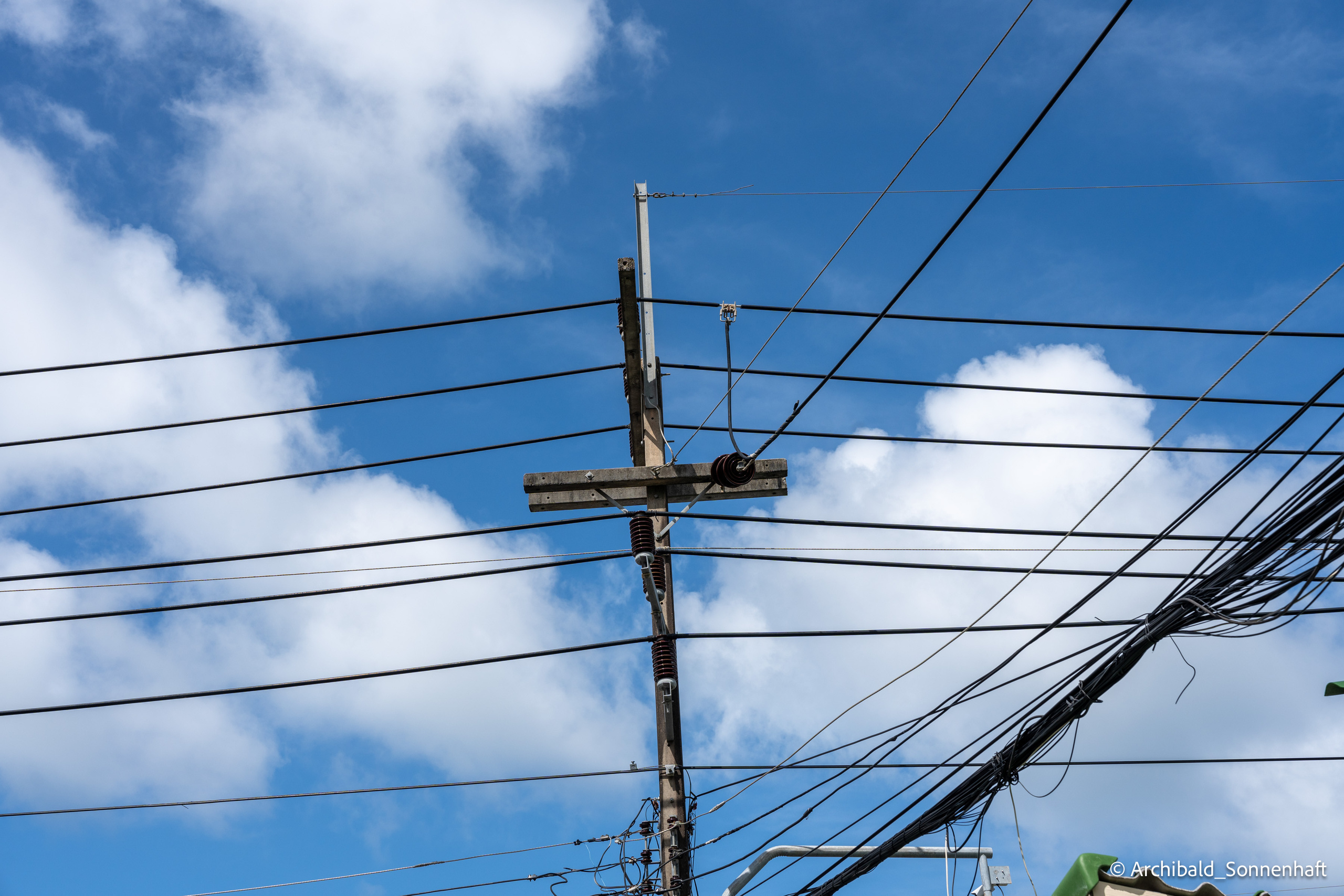 Thai Phuket to Phiphi. Photographer in Guangzhou, China. Archibald Sonnenhaft