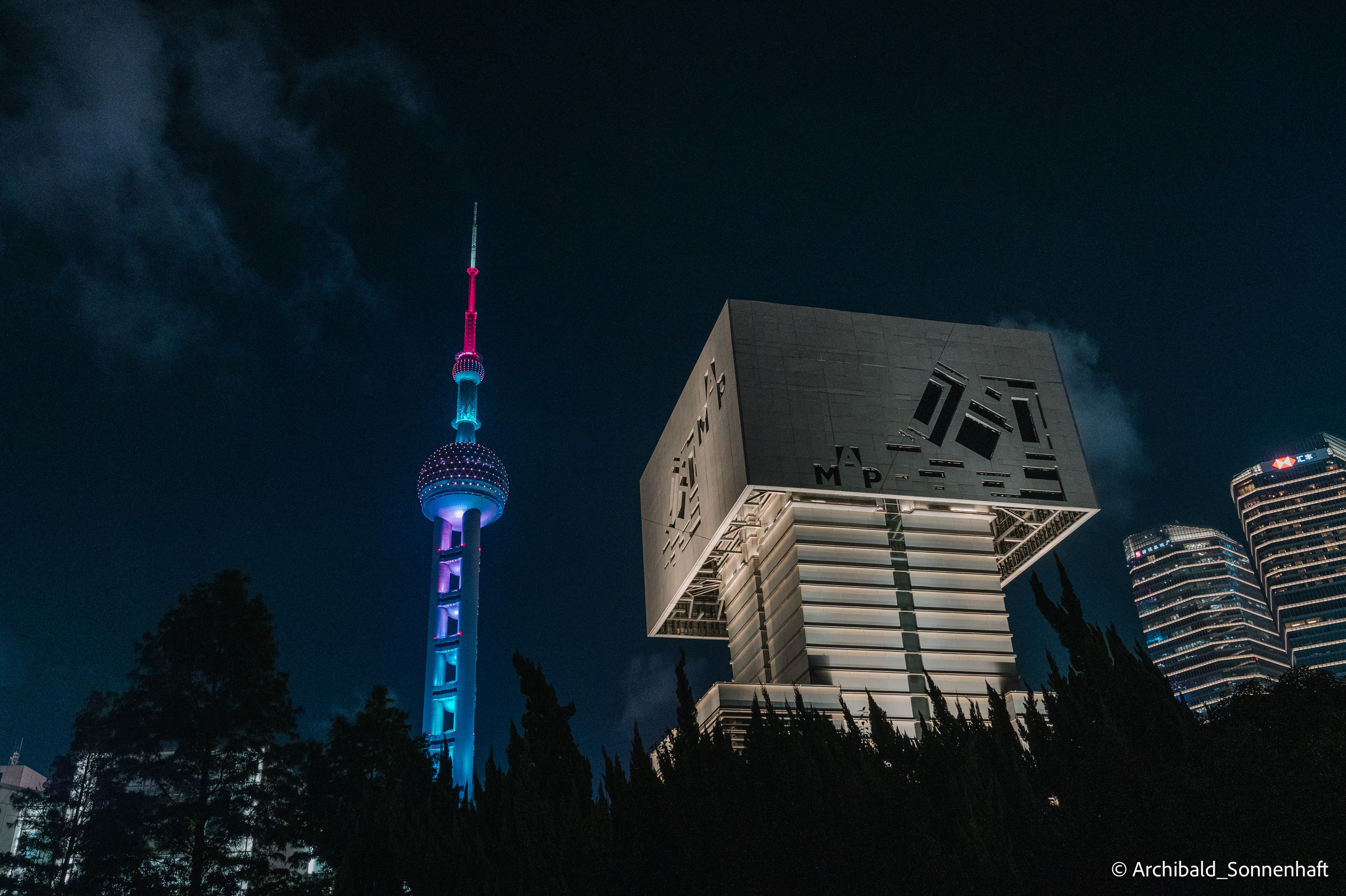 One day in Shanghai. Photographer in Guangzhou, China. Archibald Sonnenhaft