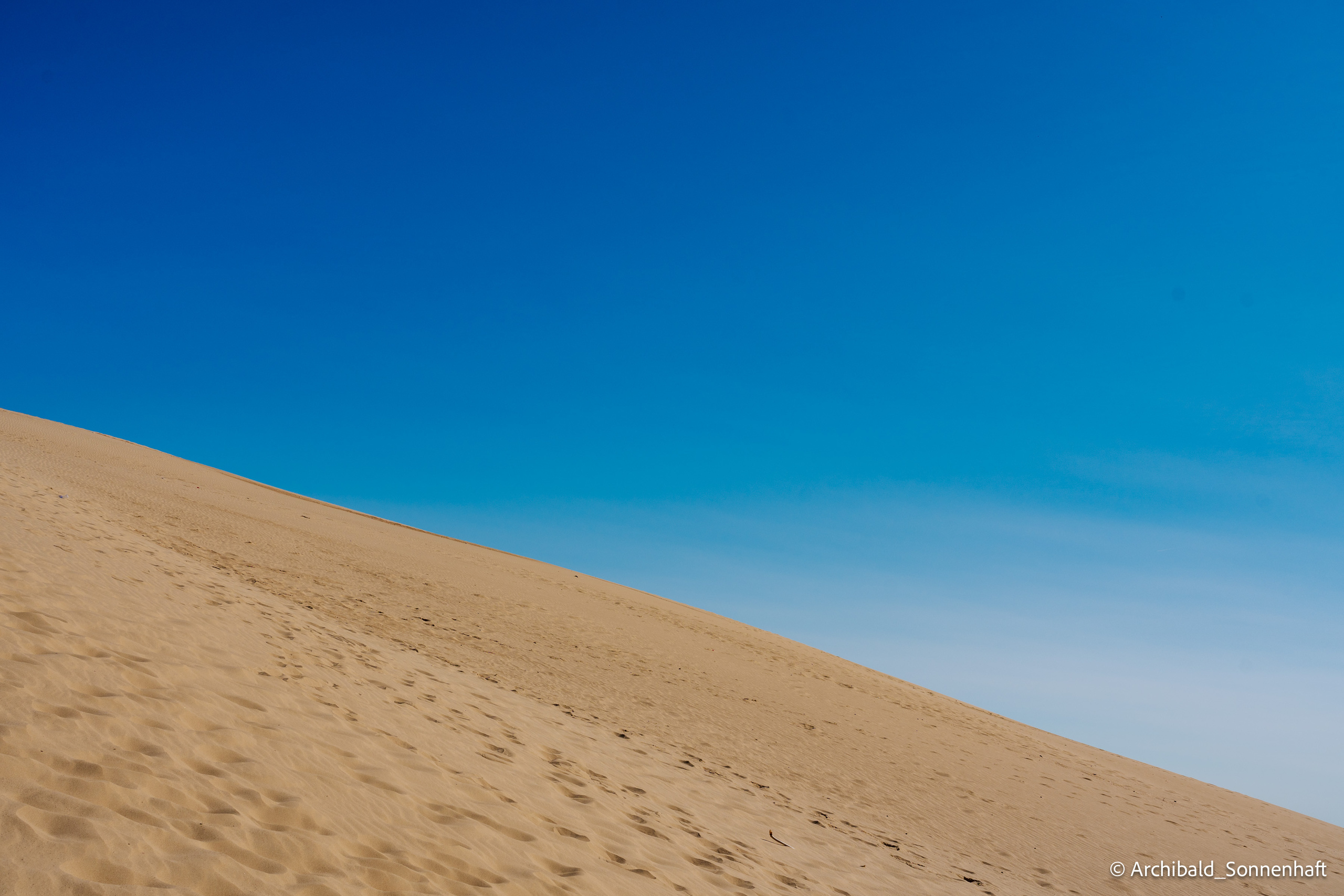 Inner Mongolia, Yulongsha. Photographer in Guangzhou, China. Archibald Sonnenhaft