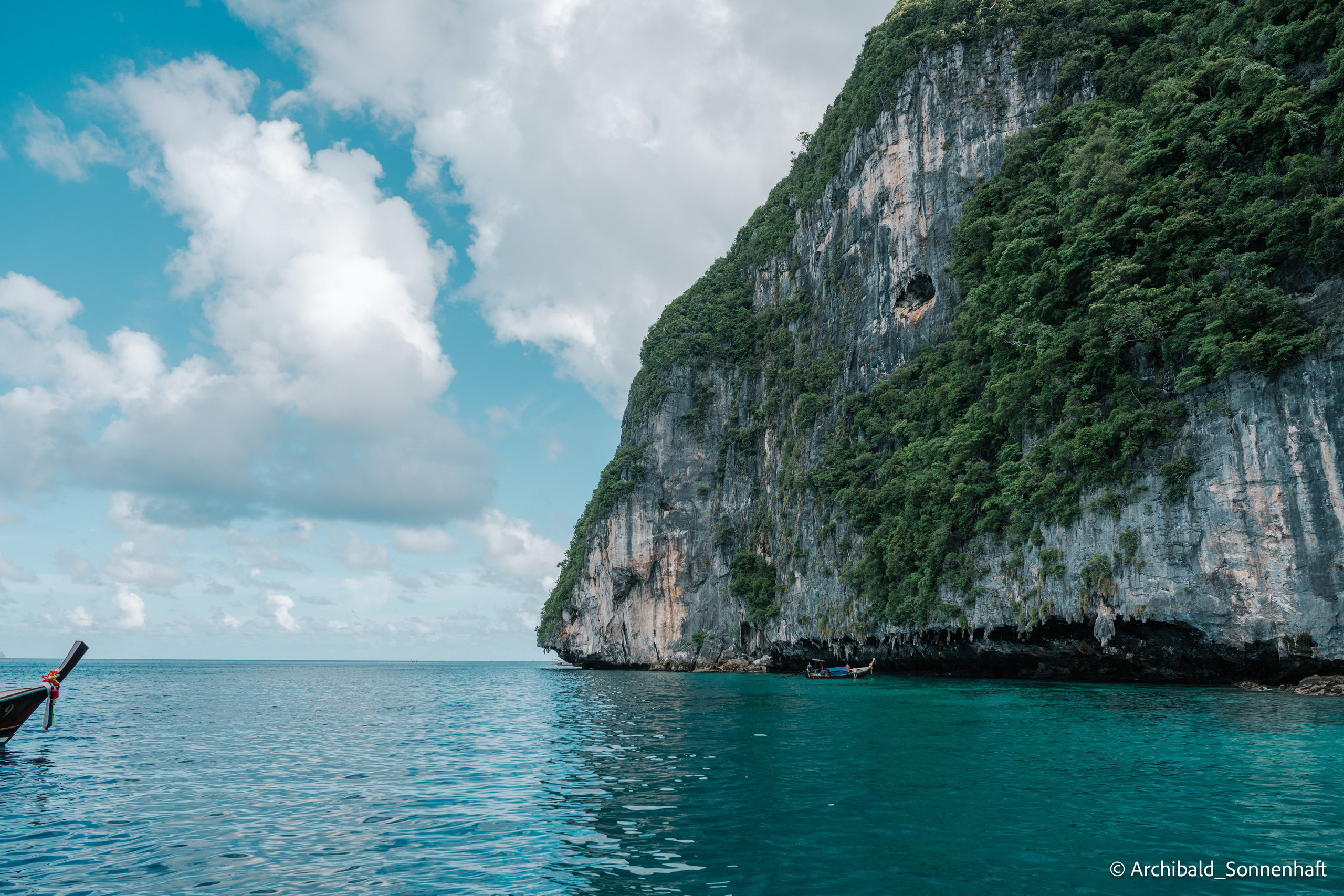 Thai, Phiphi. Photographer in Guangzhou, China. Archibald Sonnenhaft
