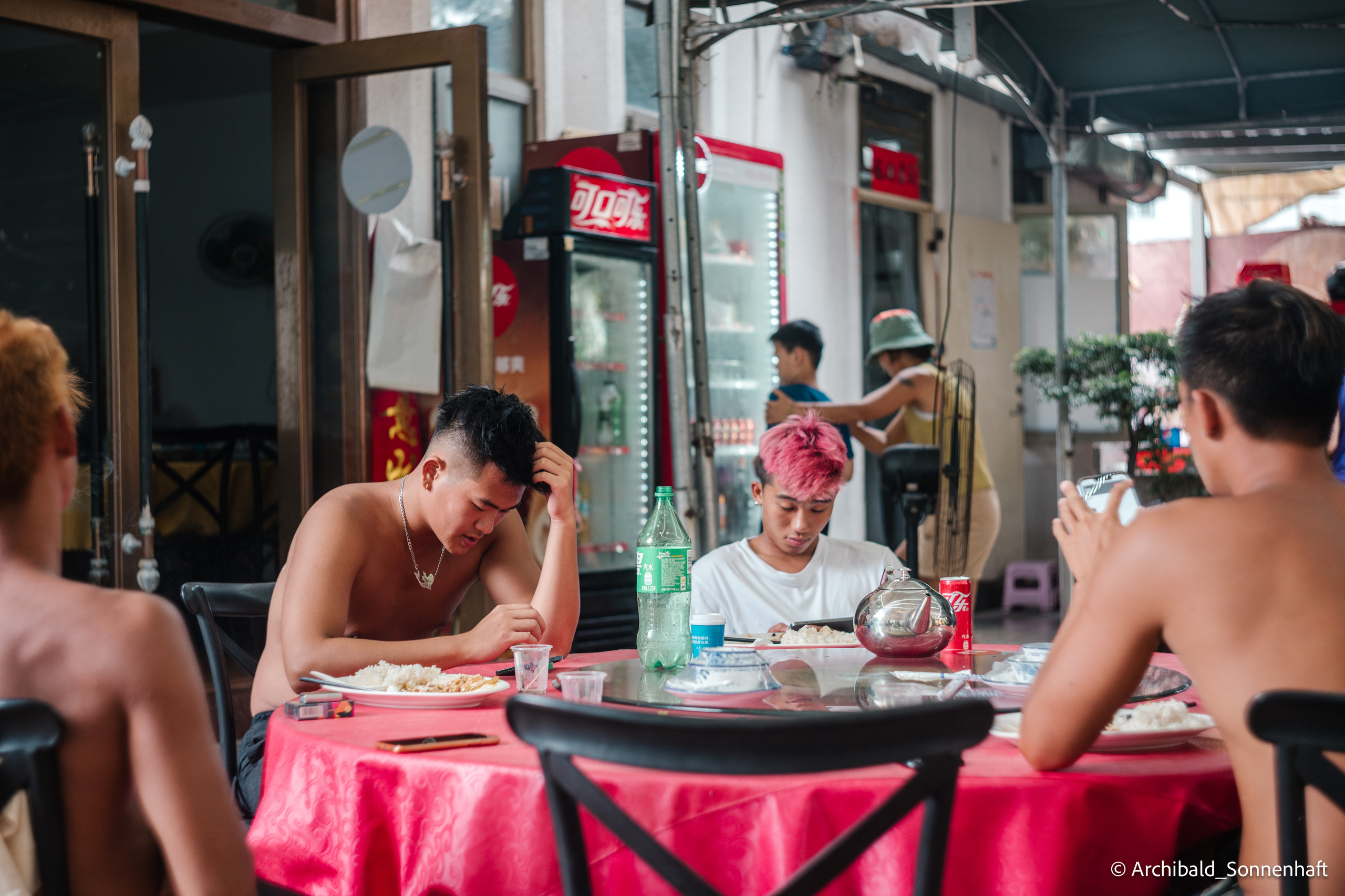 Dongchong. Photographer in Guangzhou, China. Archibald Sonnenhaft