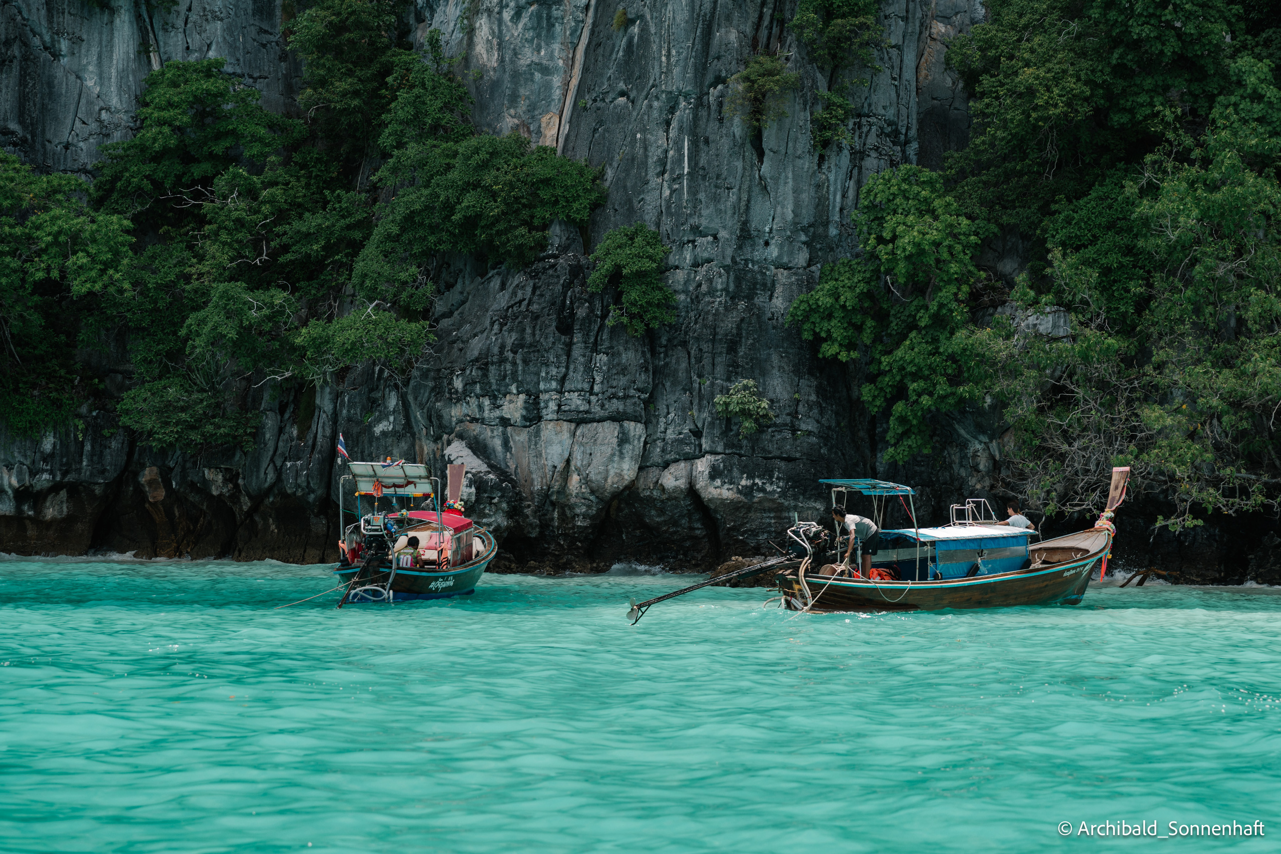 Thai, Phiphi. Photographer in Guangzhou, China. Archibald Sonnenhaft