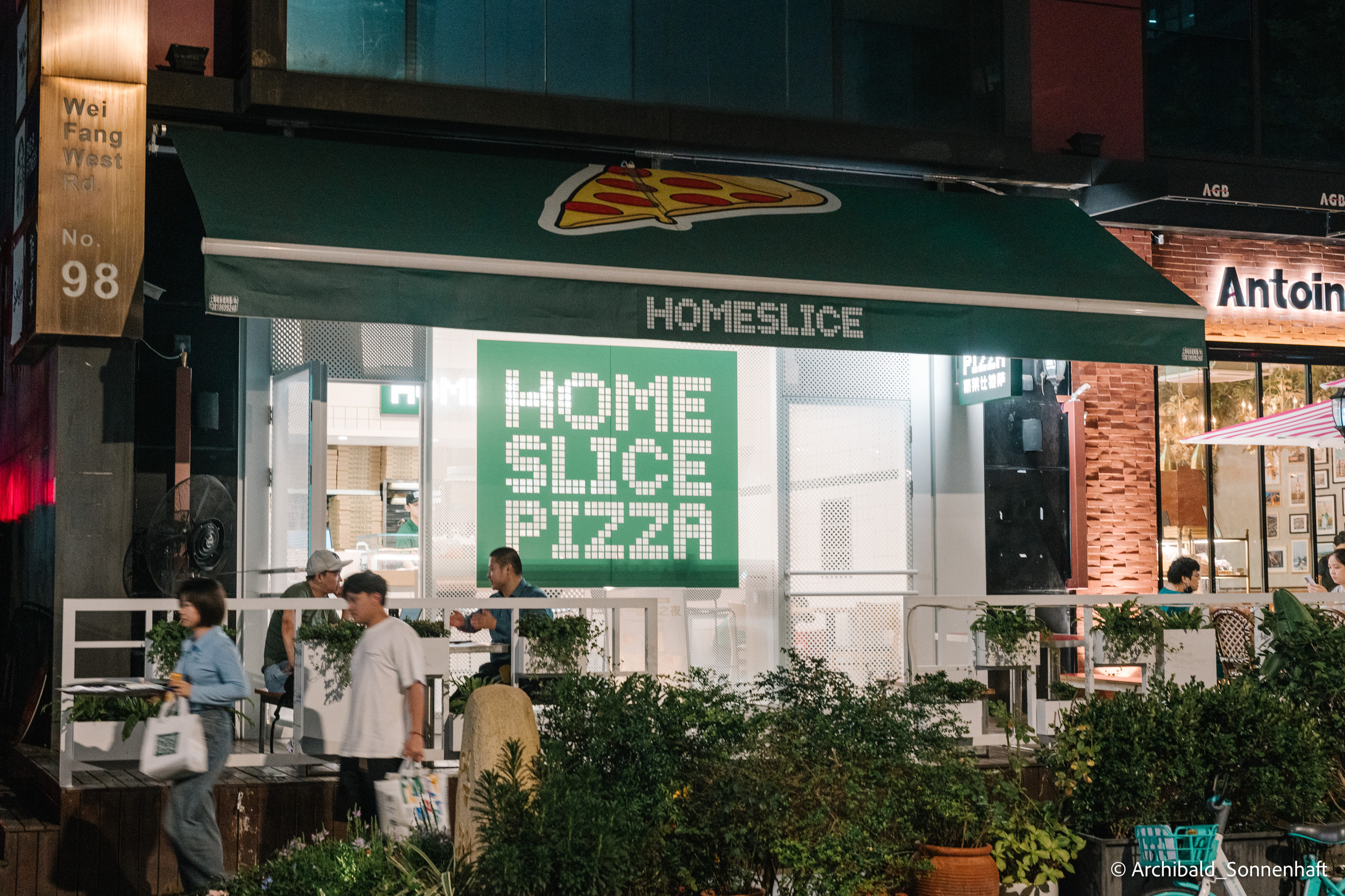 One day in Shanghai. Photographer in Guangzhou, China. Archibald Sonnenhaft