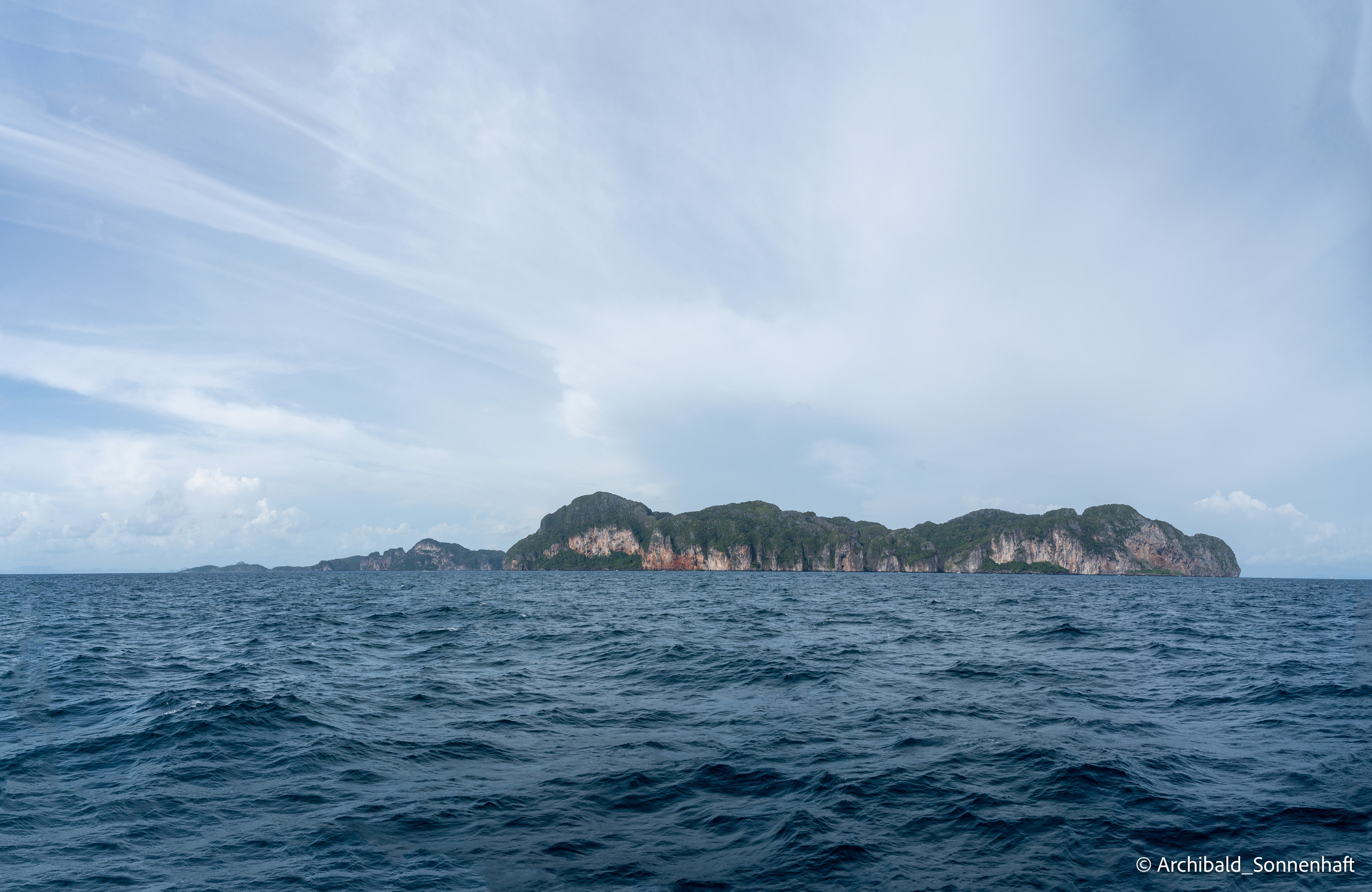 Thai Phuket to Phiphi. Photographer in Guangzhou, China. Archibald Sonnenhaft