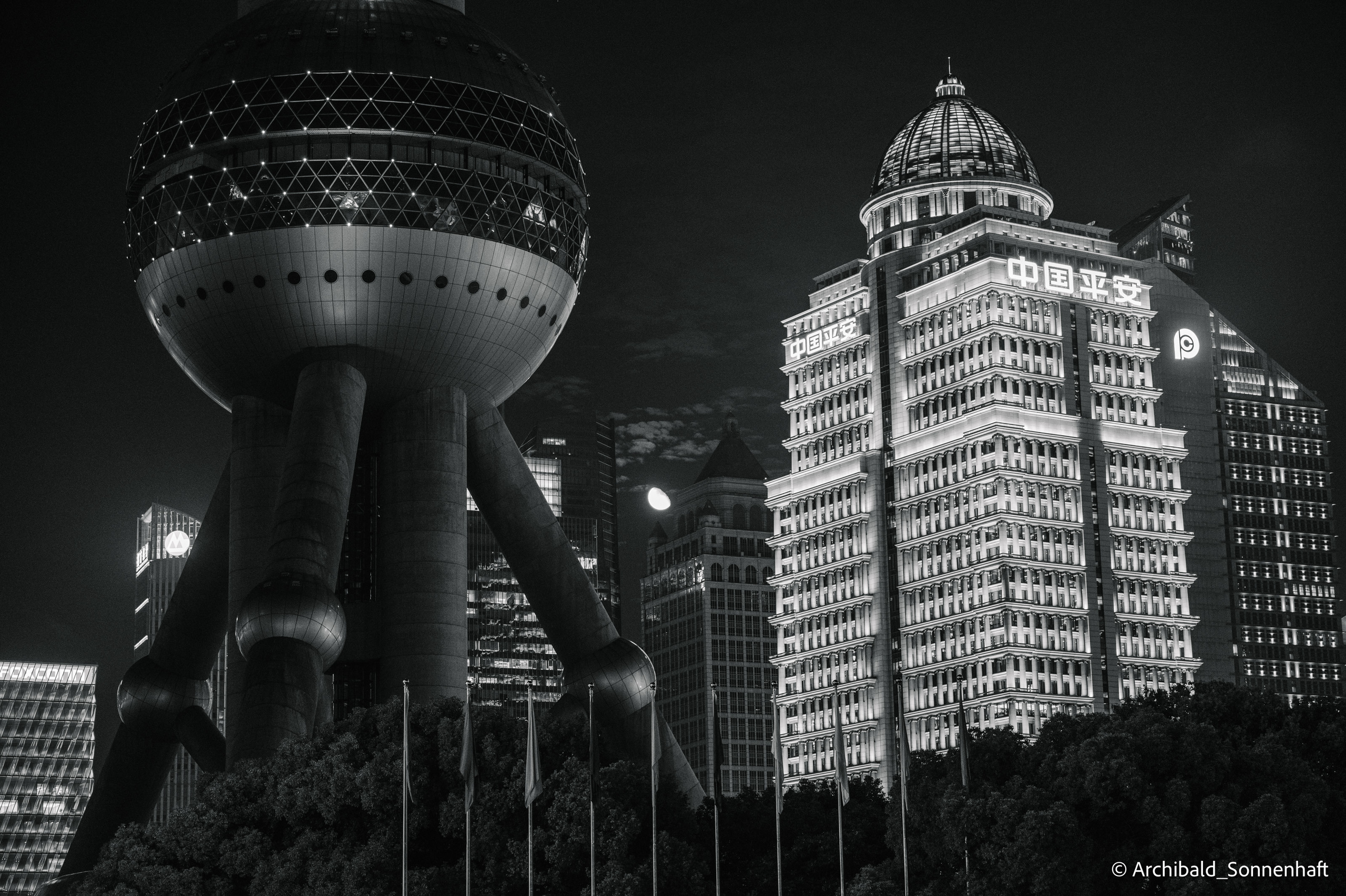 One day in Shanghai. Photographer in Guangzhou, China. Archibald Sonnenhaft