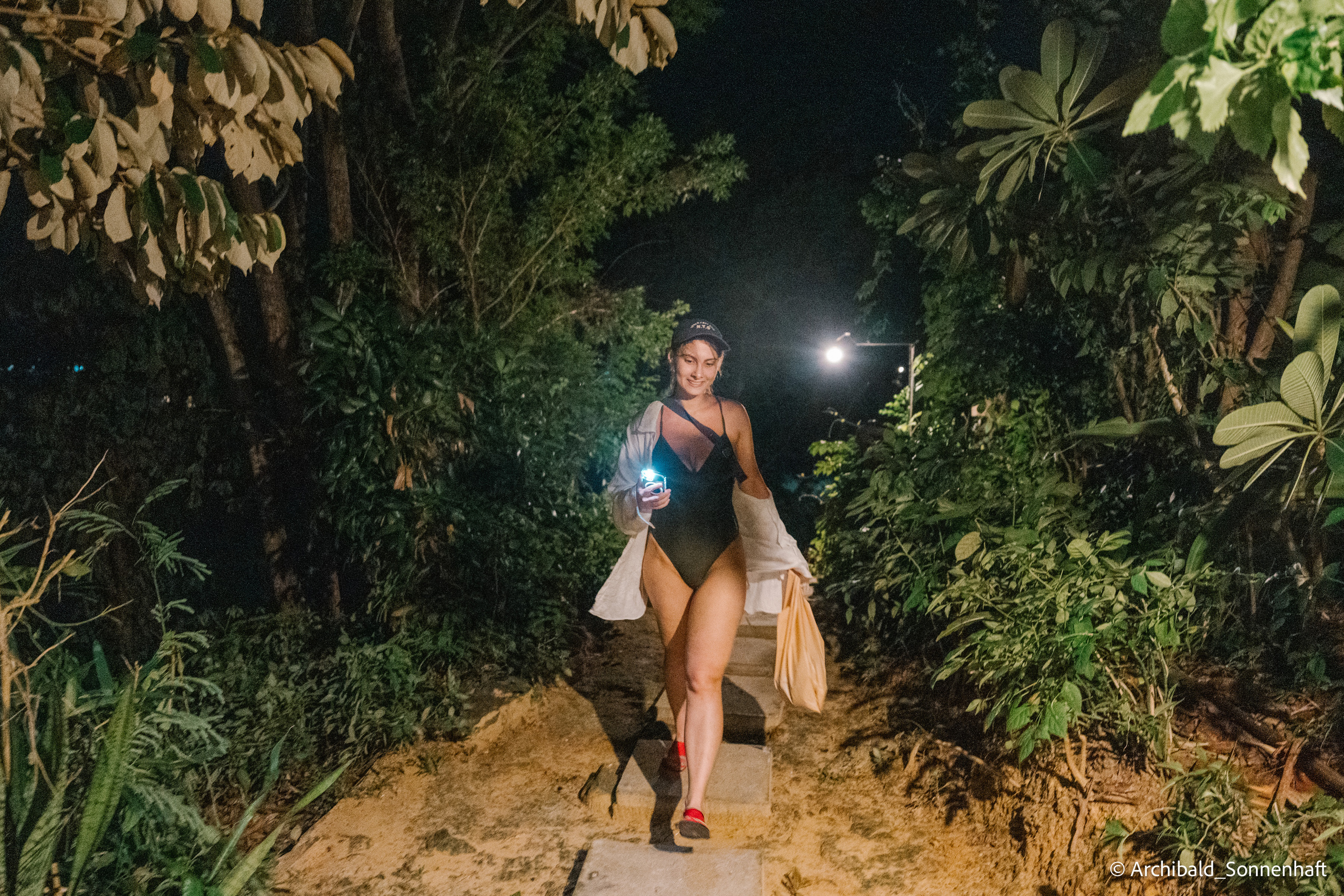 Thai, Phiphi. Photographer in Guangzhou, China. Archibald Sonnenhaft