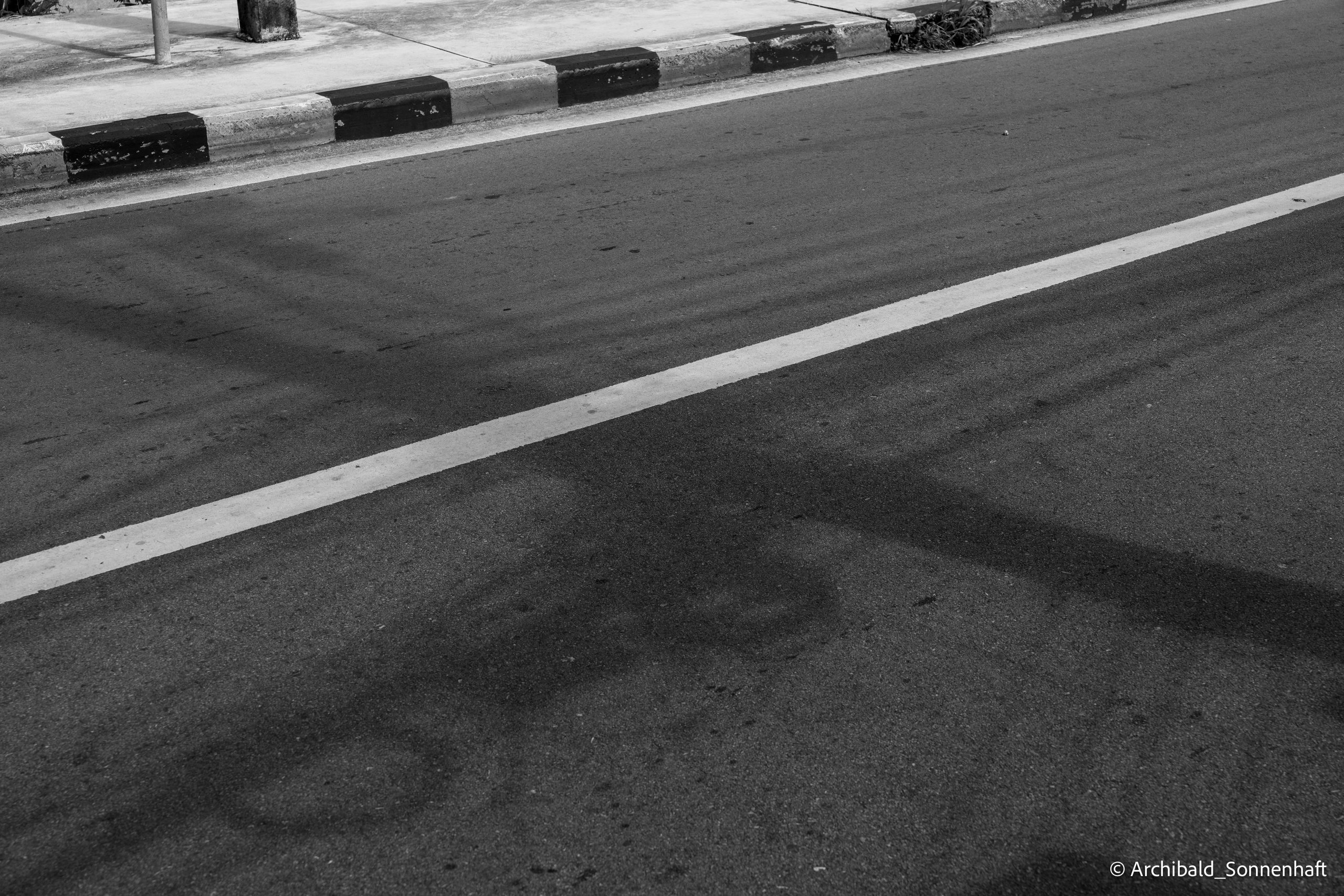 Thai Phuket to Phiphi. Photographer in Guangzhou, China. Archibald Sonnenhaft