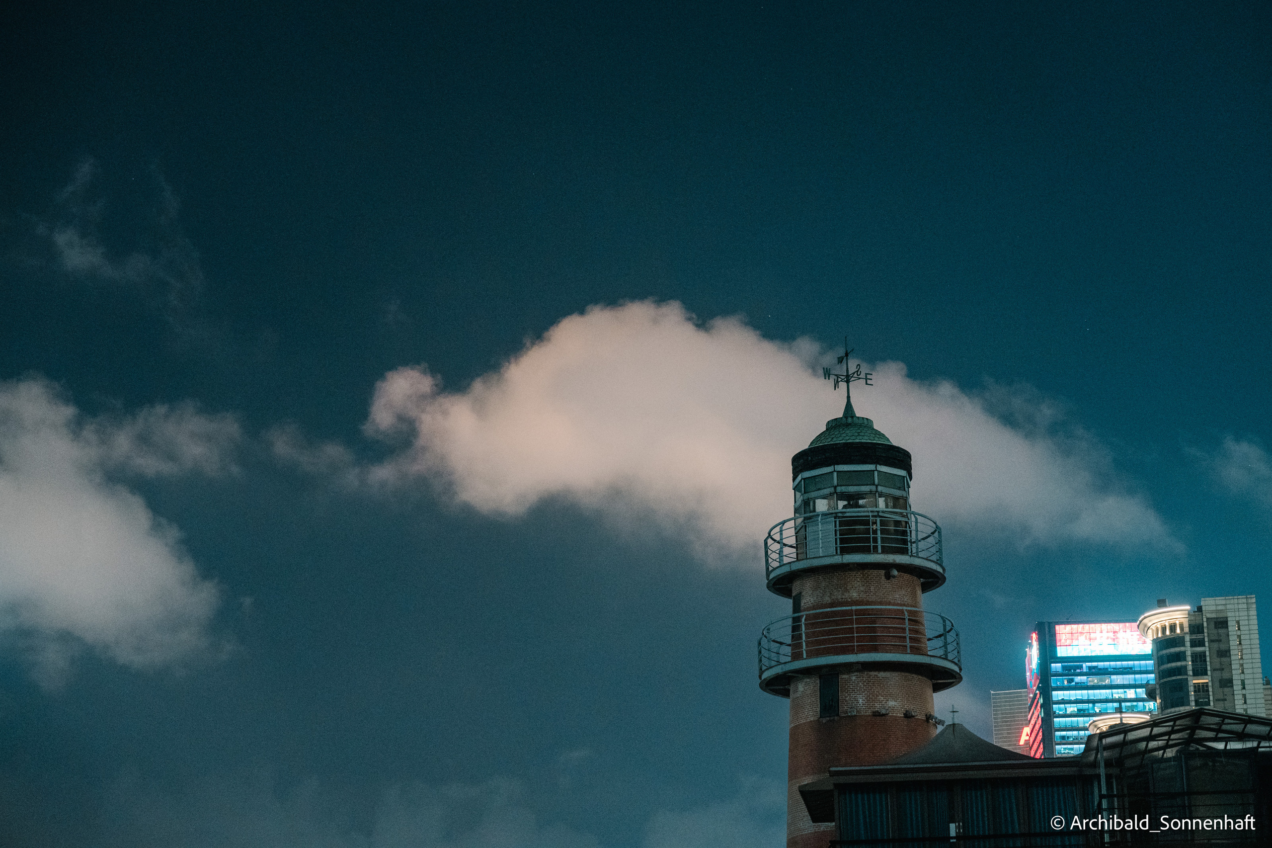 One day in Shanghai. Photographer in Guangzhou, China. Archibald Sonnenhaft
