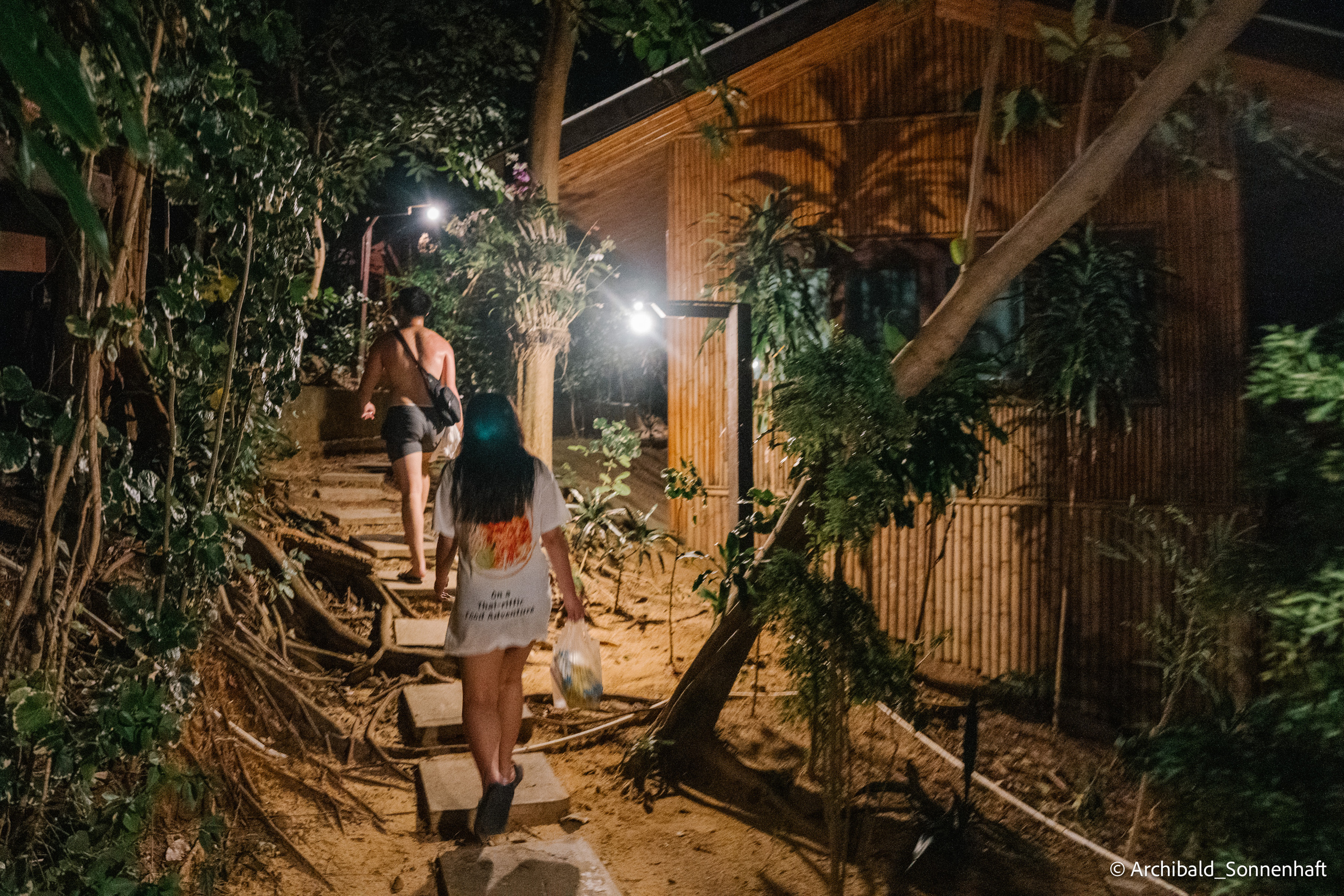 Thai, Phiphi. Photographer in Guangzhou, China. Archibald Sonnenhaft