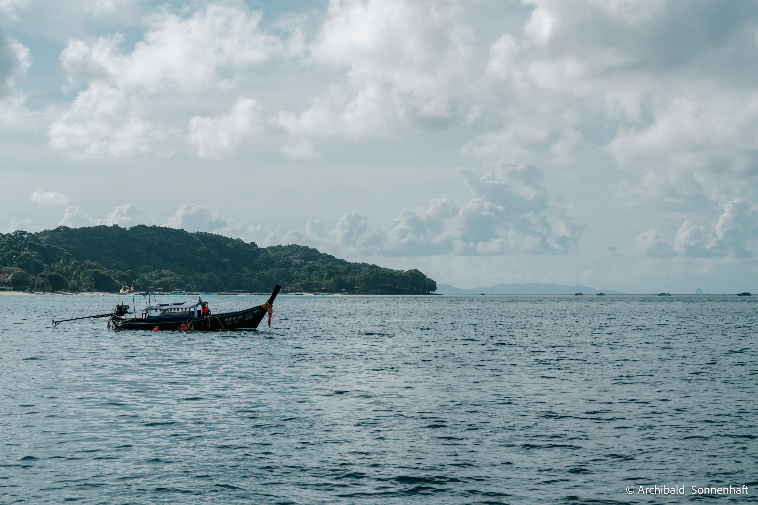 Thai, Phiphi. Photographer in Guangzhou, China. Archibald Sonnenhaft