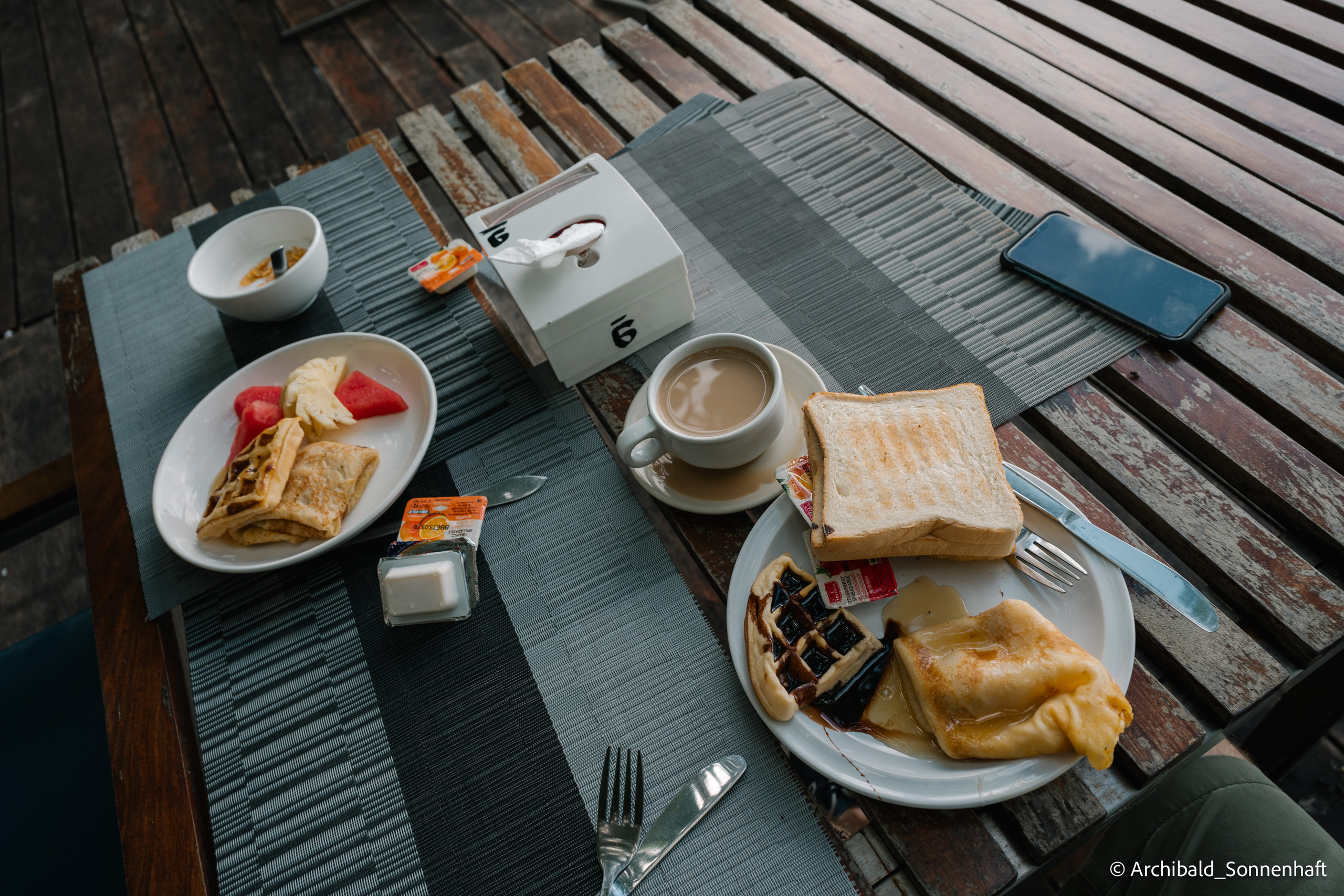 Thai, Phiphi. Photographer in Guangzhou, China. Archibald Sonnenhaft
