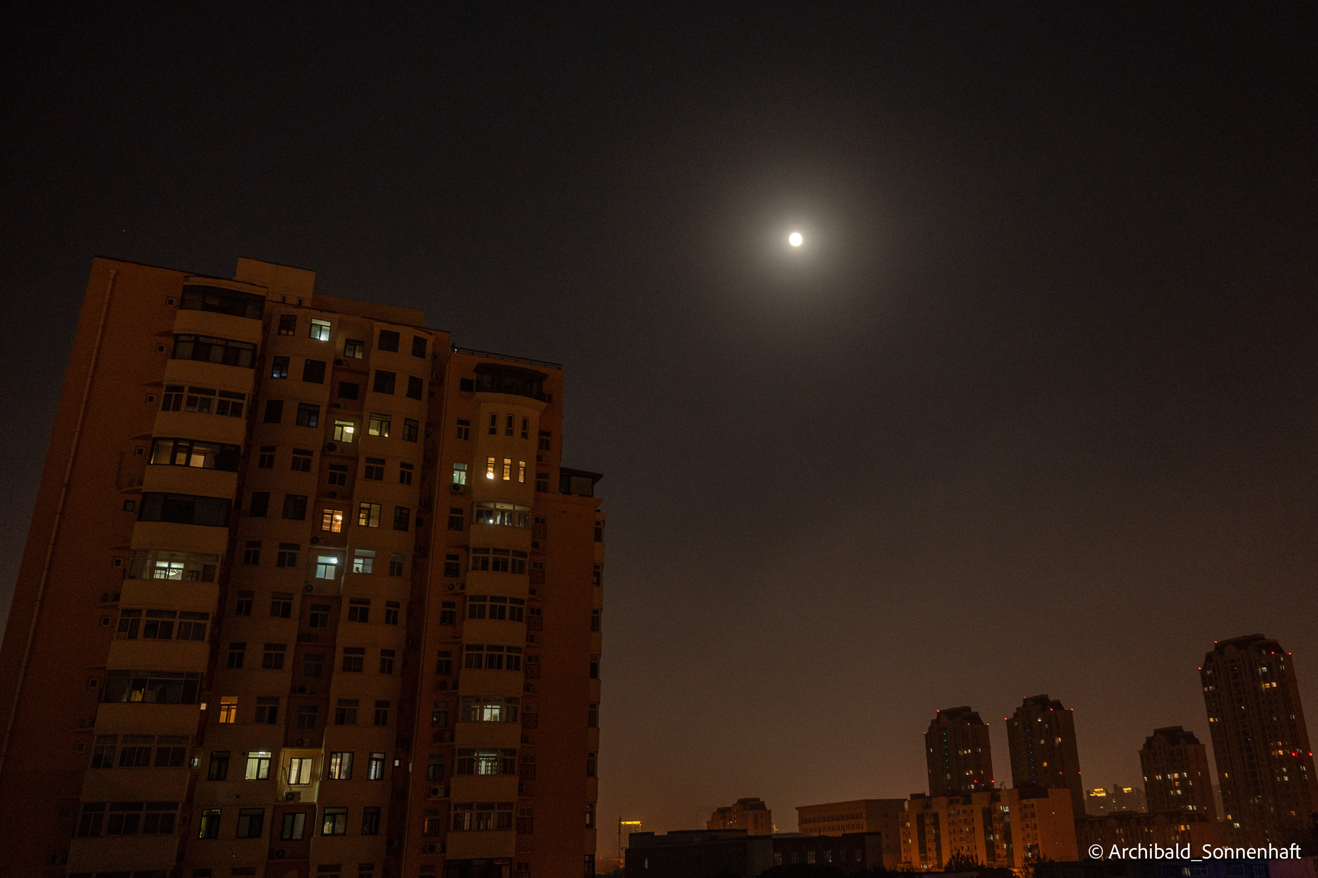 Yuebing day. Photographer in Guangzhou, China. Archibald Sonnenhaft