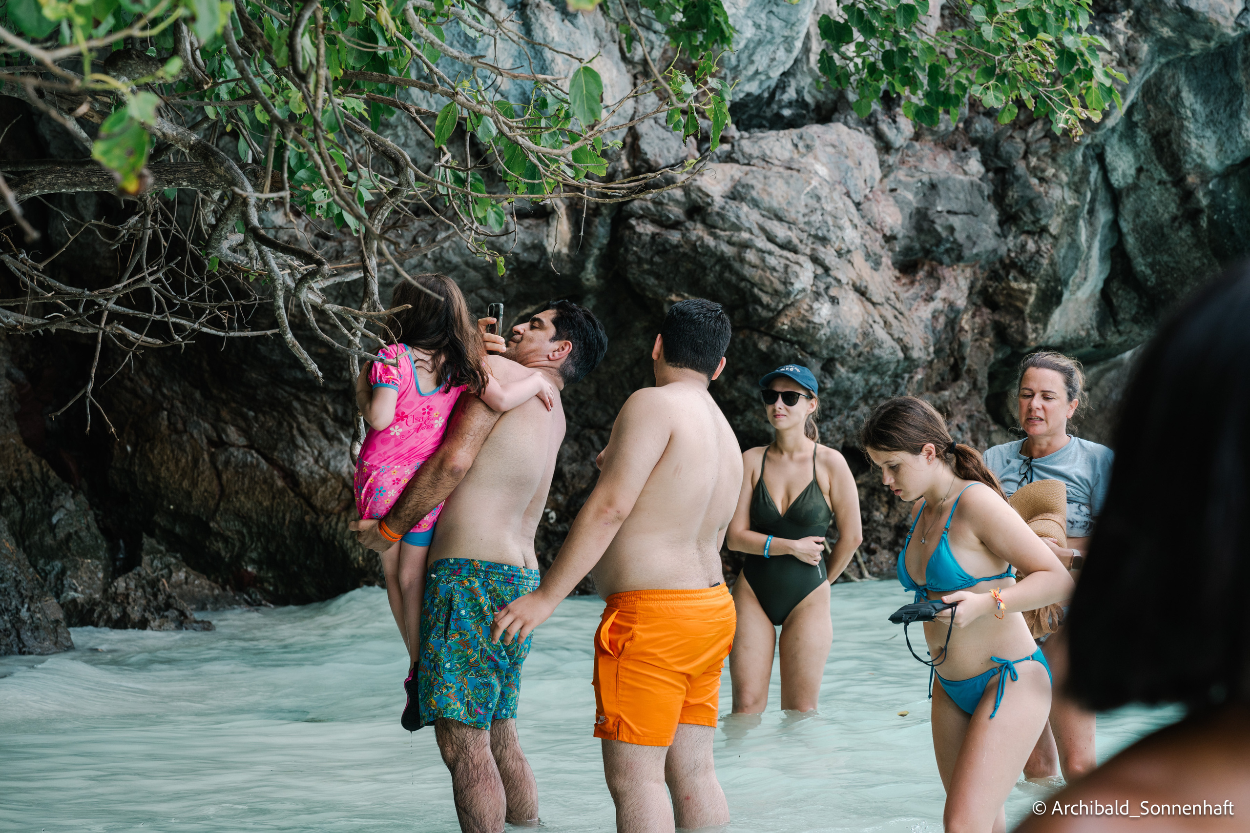 Thai, Phiphi. Photographer in Guangzhou, China. Archibald Sonnenhaft