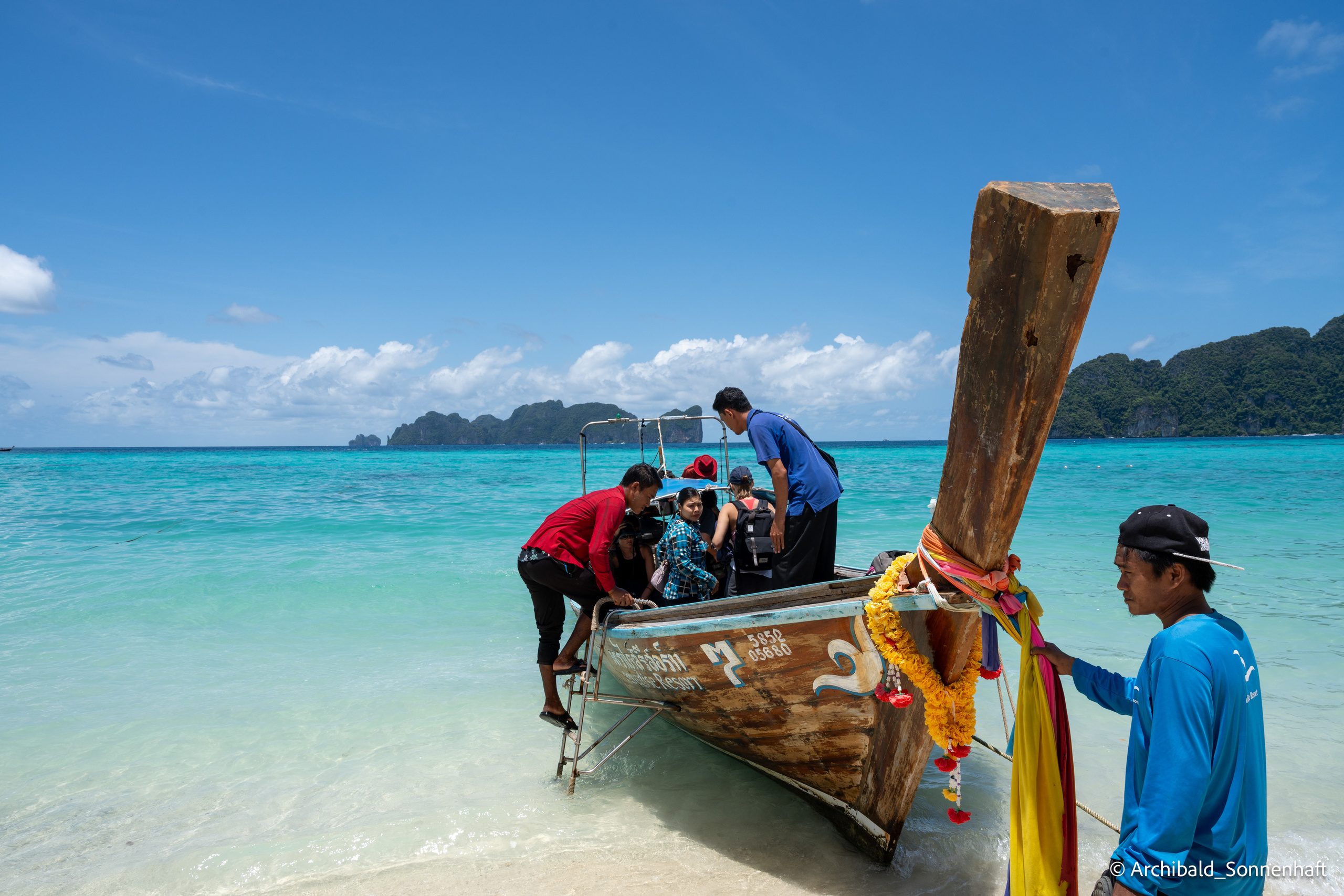 Thai, Phiphi. Photographer in Guangzhou, China. Archibald Sonnenhaft