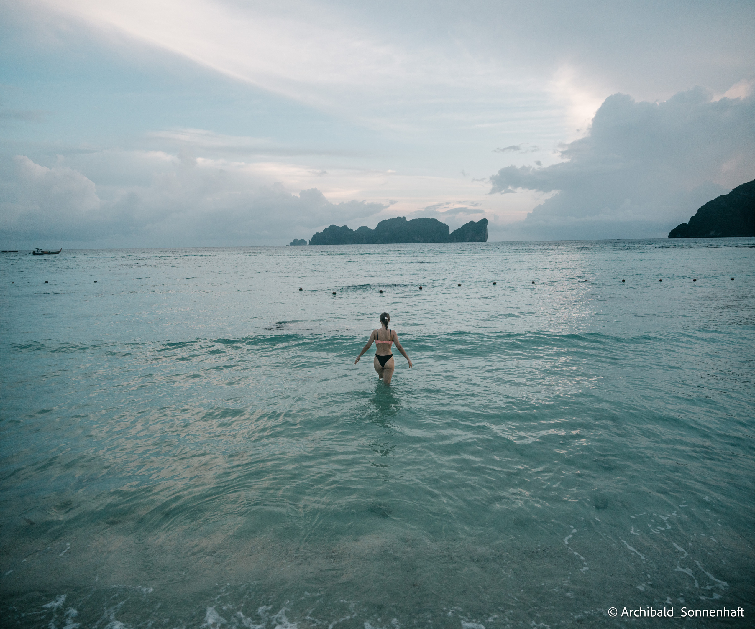 Thai Phuket to Phiphi. Photographer in Guangzhou, China. Archibald Sonnenhaft