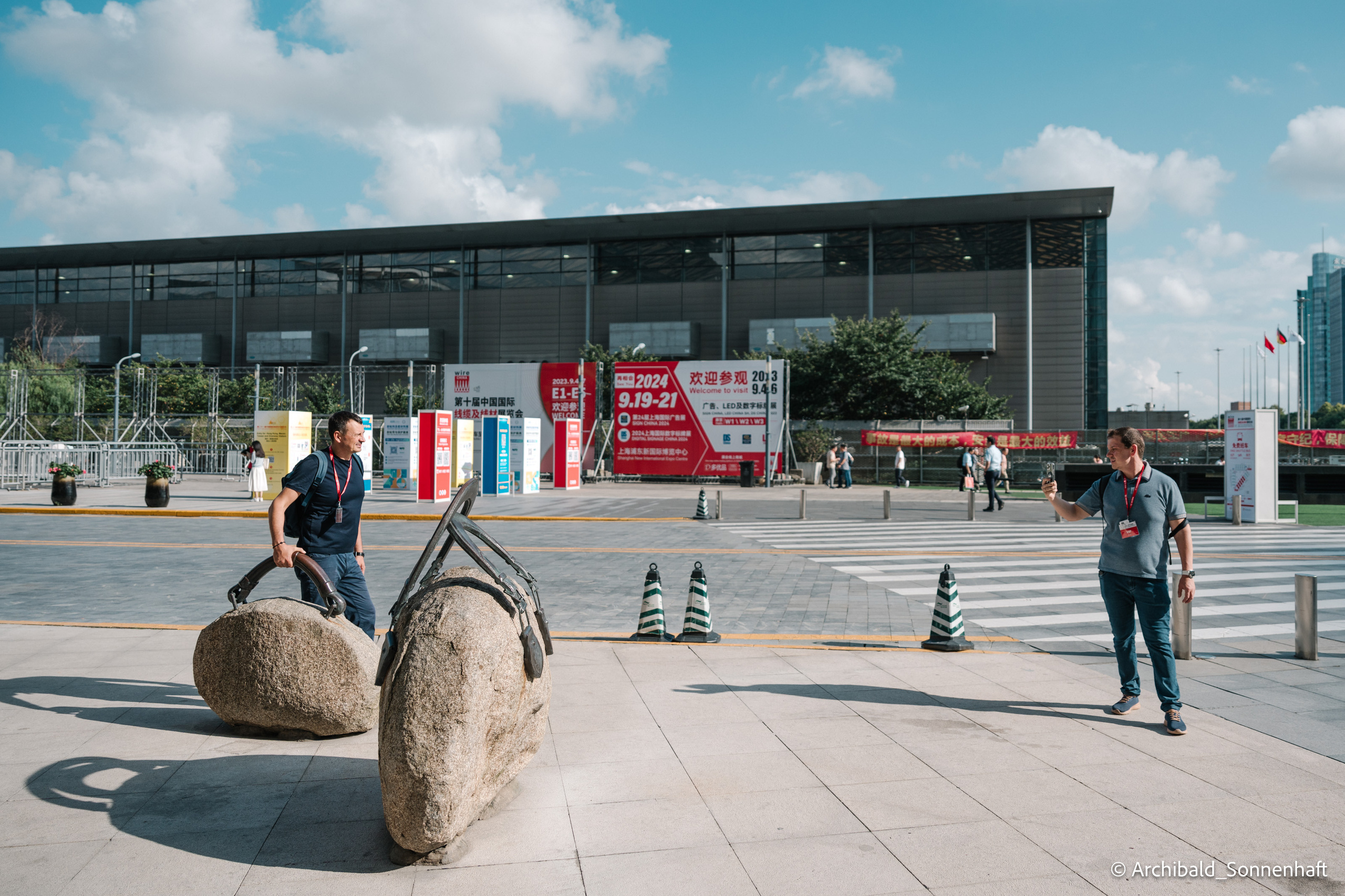 One day in Shanghai. Photographer in Guangzhou, China. Archibald Sonnenhaft