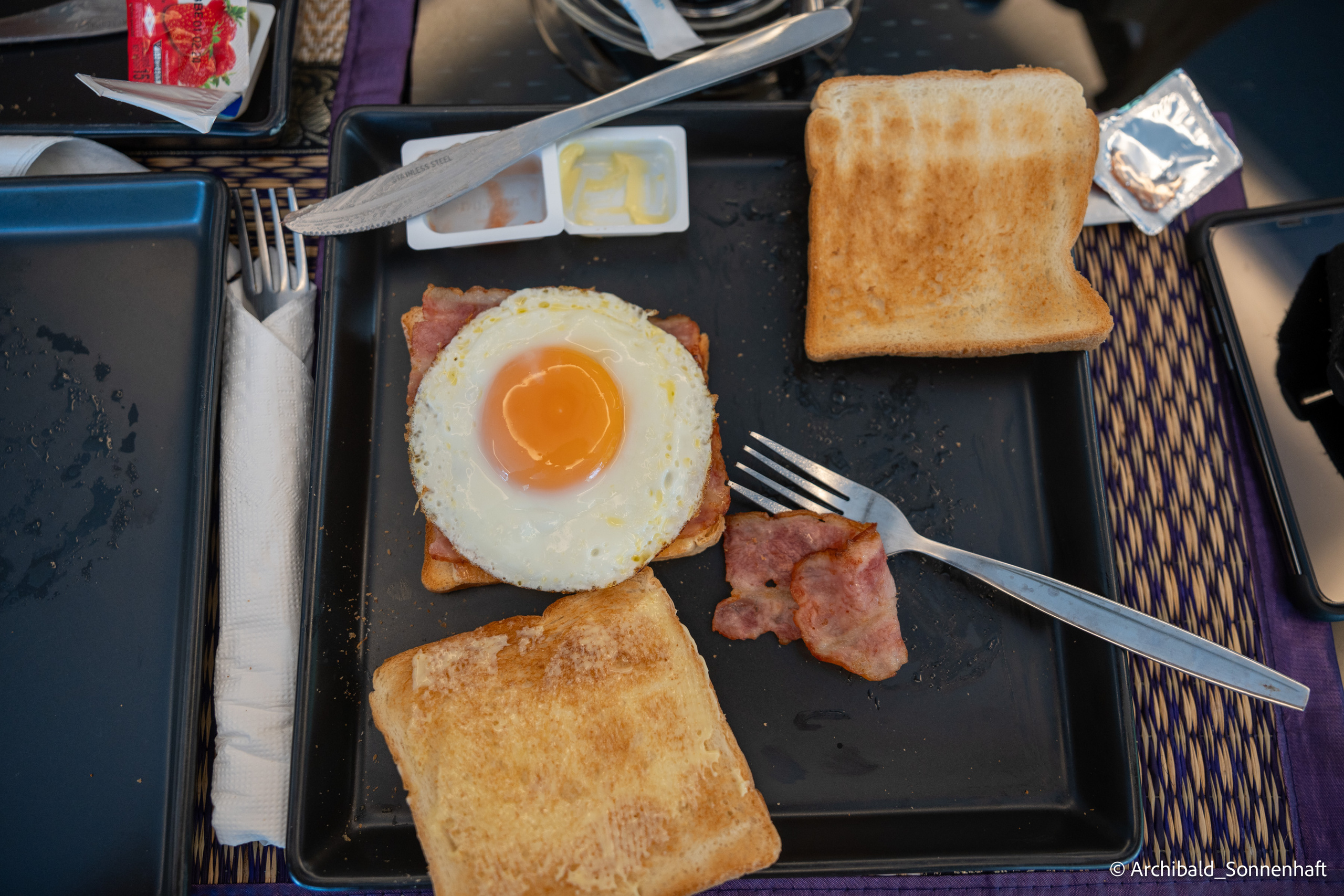 Thai Phuket to Phiphi. Photographer in Guangzhou, China. Archibald Sonnenhaft